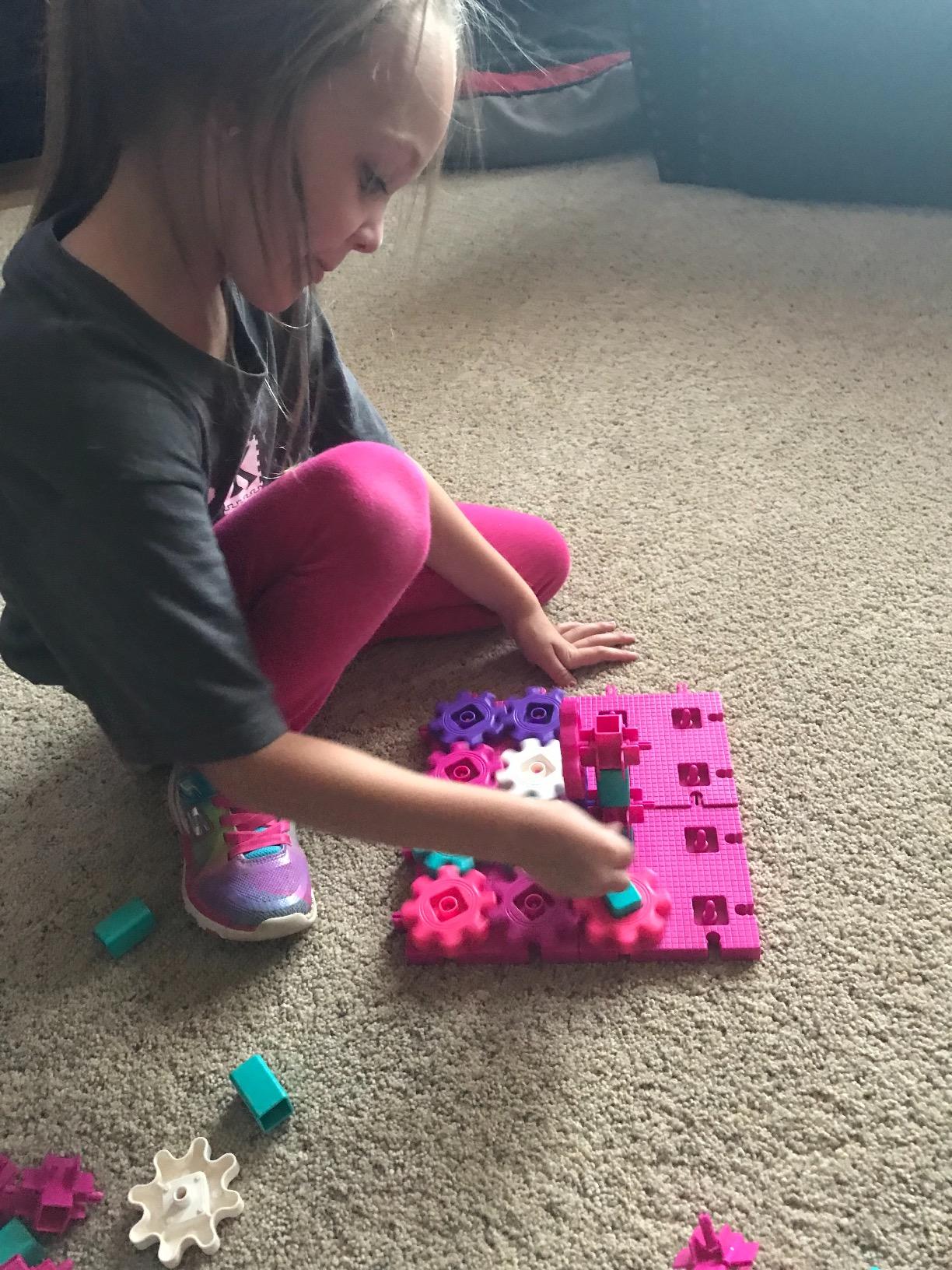 Learning Resources Gears! Gears! Gears! 100-Piece Deluxe Building Set - Ages 3+, Preschool Building Sets, Gears Toys for Kids, STEM Toys for Toddlers, Construction Toy Set - Customer Photo 2