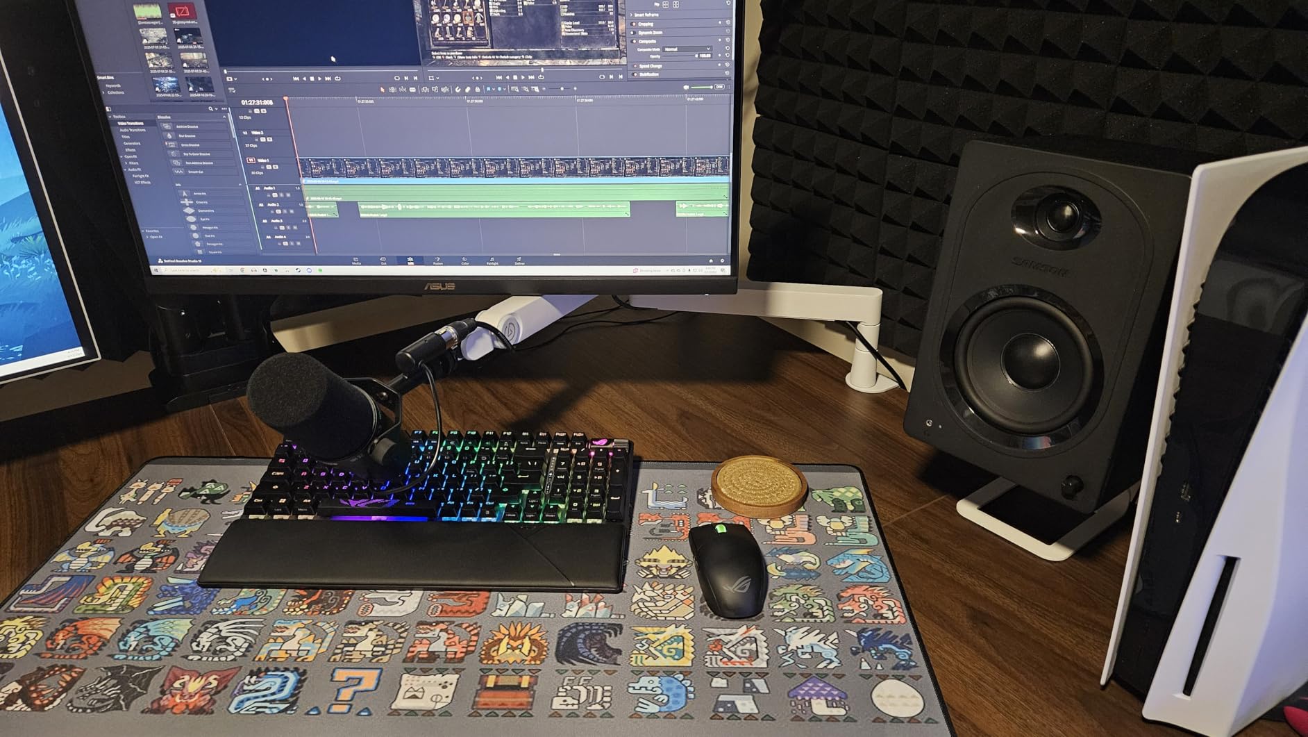 Shure SM7B Vocal Dynamic Microphone – XLR Studio Mic for Podcasting, Recording, Broadcasting, Streaming & Gaming – Smooth, Warm Sound, Rugged Build, Detachable Windscreen, Wide Frequency Range, Black - Customer Photo 1