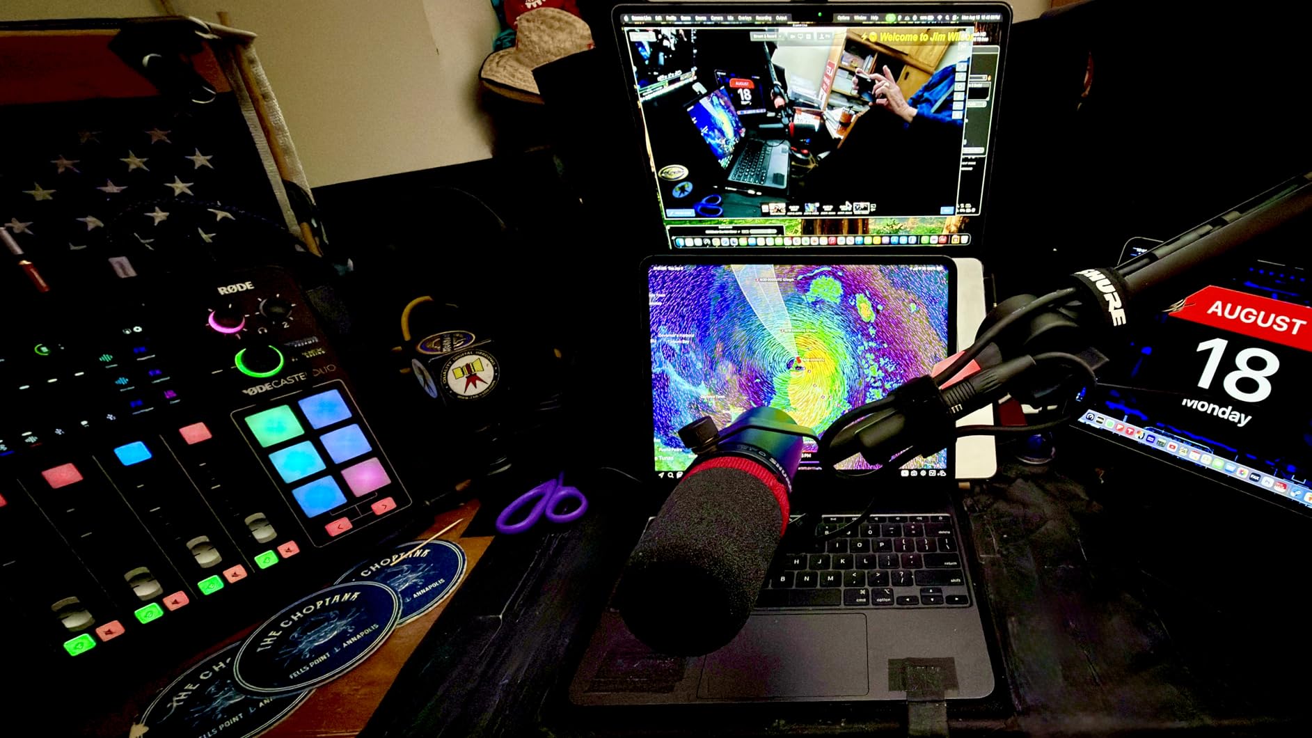 Shure SM7B Vocal Dynamic Microphone – XLR Studio Mic for Podcasting, Recording, Broadcasting, Streaming & Gaming – Smooth, Warm Sound, Rugged Build, Detachable Windscreen, Wide Frequency Range, Black - Customer Photo 2