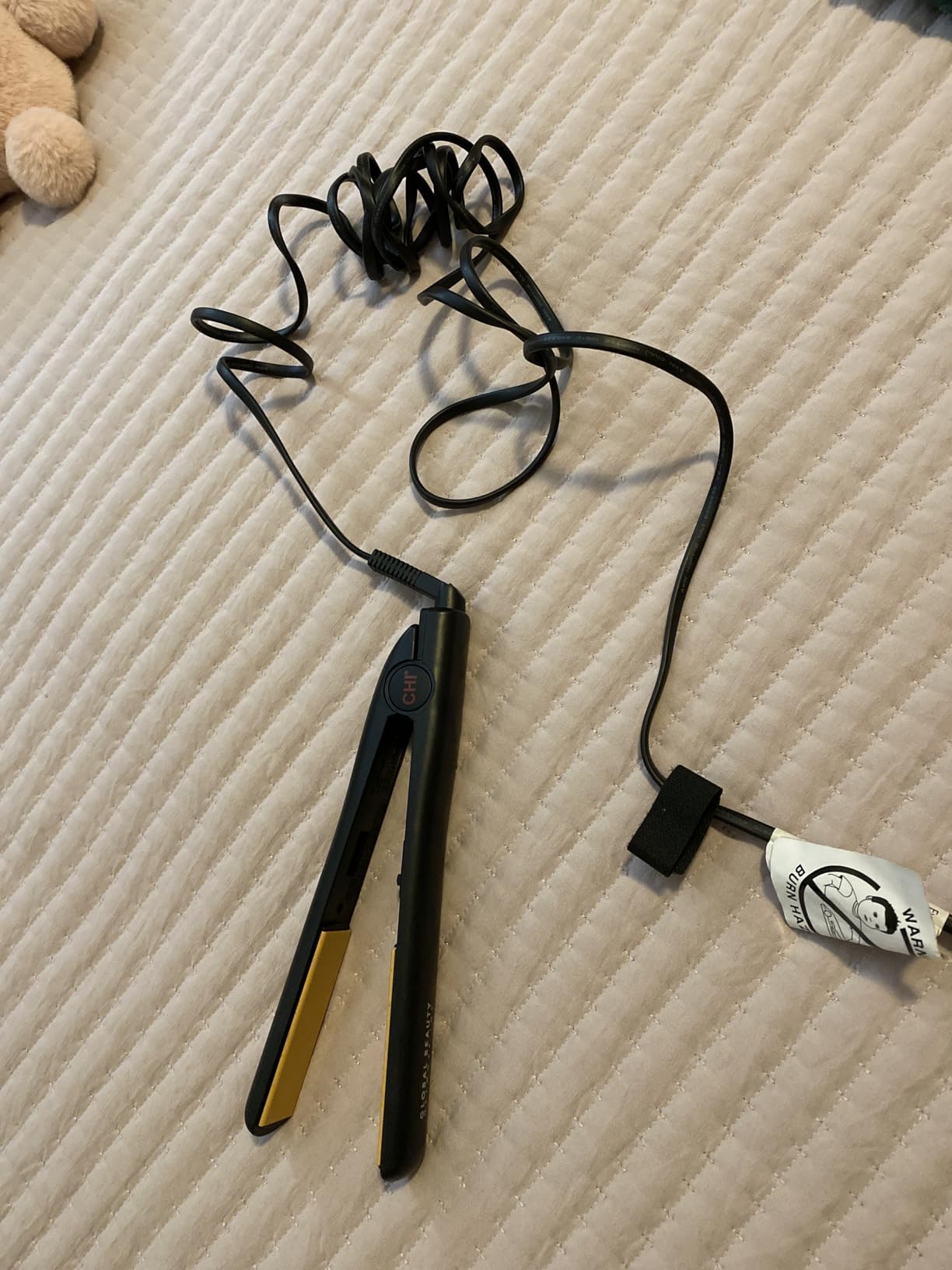 CHI Original Ceramic Flat Iron, Straightener For A Smooth Finish, Ceramic Floating Plates, Quick Heat Up, Analog On/Off Switch, 1 CHI Original Ceramic Flat Iron, Straightener For A Smooth Finish, Ceramic Floating Plates, Quick Heat Up, Analog On/Off Switch, 1