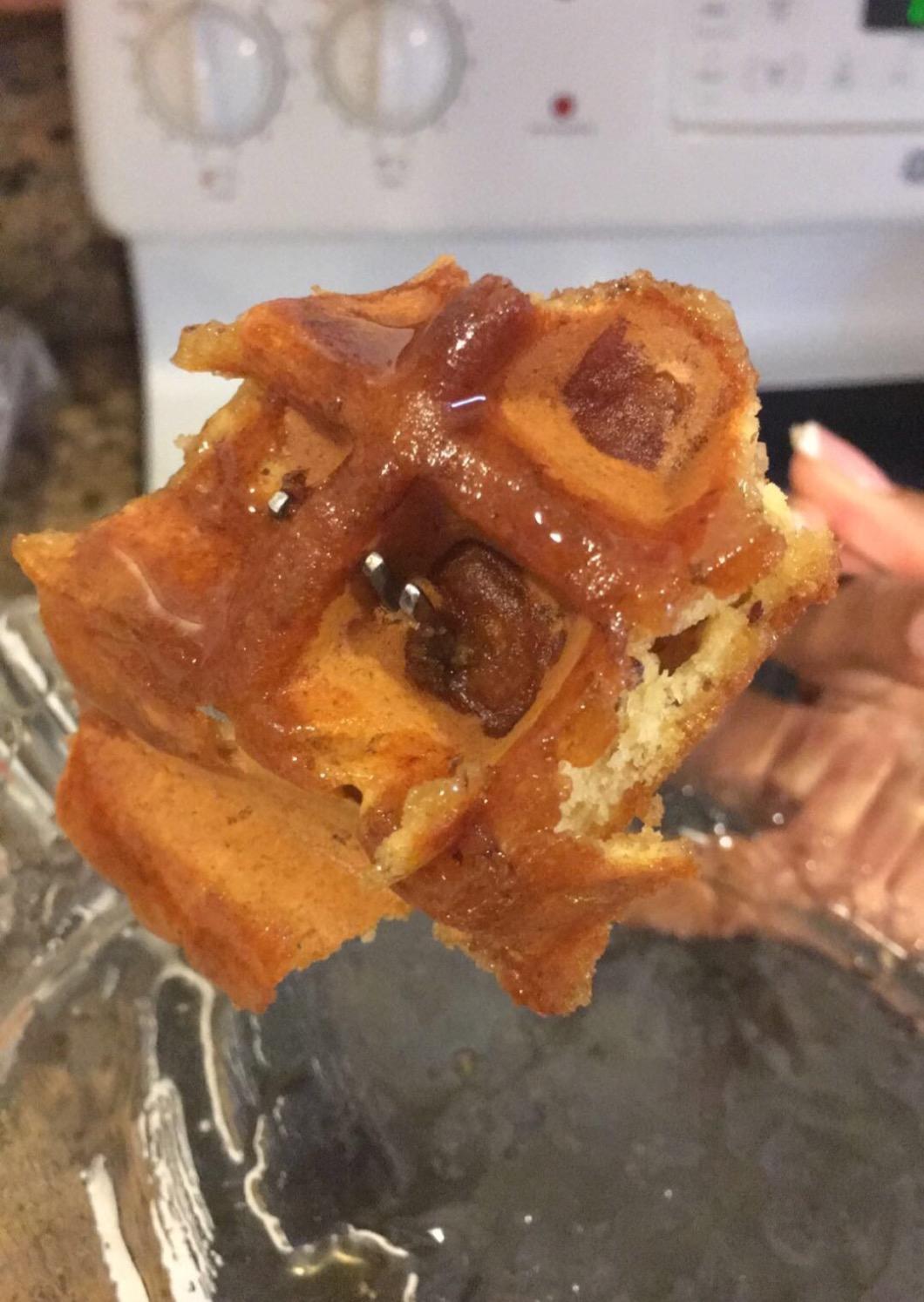 Presto 03510 Ceramic FlipSide Belgian Waffle Maker, Nonstick, Cool Touch Handles, Black Customer Review Presto 03510 Ceramic FlipSide Belgian Waffle Maker, Nonstick, Cool Touch Handles, Black - Customer Photo 3