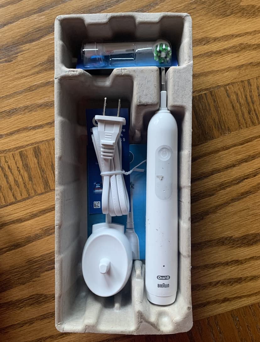 Oral-B Pro 1000 Rechargeable Electric Toothbrush, White Customer Review Oral-B Pro 1000 Rechargeable Electric Toothbrush, White - Customer Photo 2