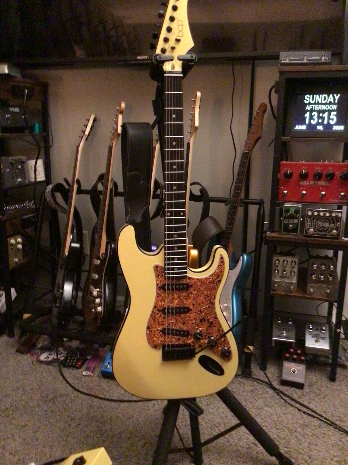 Best Choice Products 39in Full Size Beginner Electric Guitar Starter Kit w/Case, Strap, 10W Amp, Strings, Pick, Tremolo Bar - Jet Black - Customer Photo 1