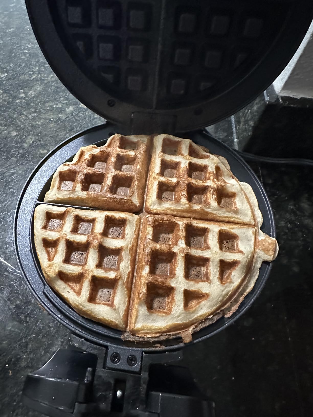 BELLA (13591) Classic Rotating Non-Stick Belgian Waffle Maker with Removable Drip Tray & Folding Handle, Pro Black, 4.67 lb. Customer Review BELLA (13591) Classic Rotating Non-Stick Belgian Waffle Maker with Removable Drip Tray & Folding Handle, Pro Black, 4.67 lb. - Customer Photo 2