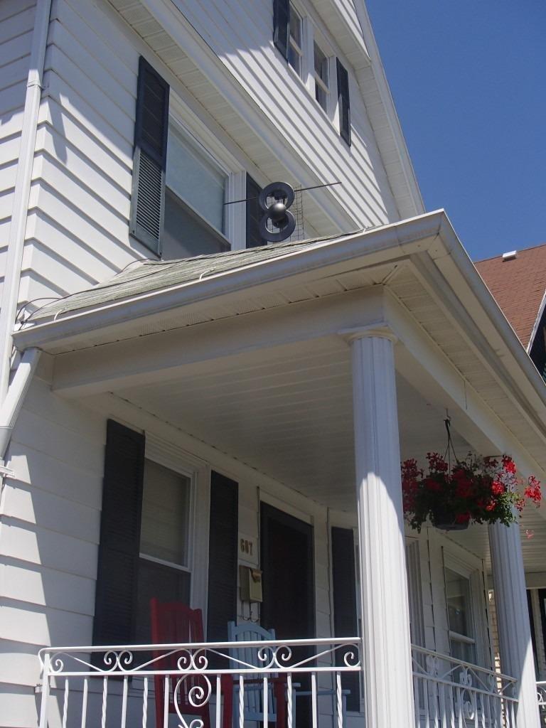 Antennas Direct ClearStream 2V Indoor Outdoor TV Antenna UHF VHF Multi-Directional, 60+ Mile Range, 4K 8K UHD, NEXTGEN TV – w/Reflector, 20-inch Mast - Customer Photo 1