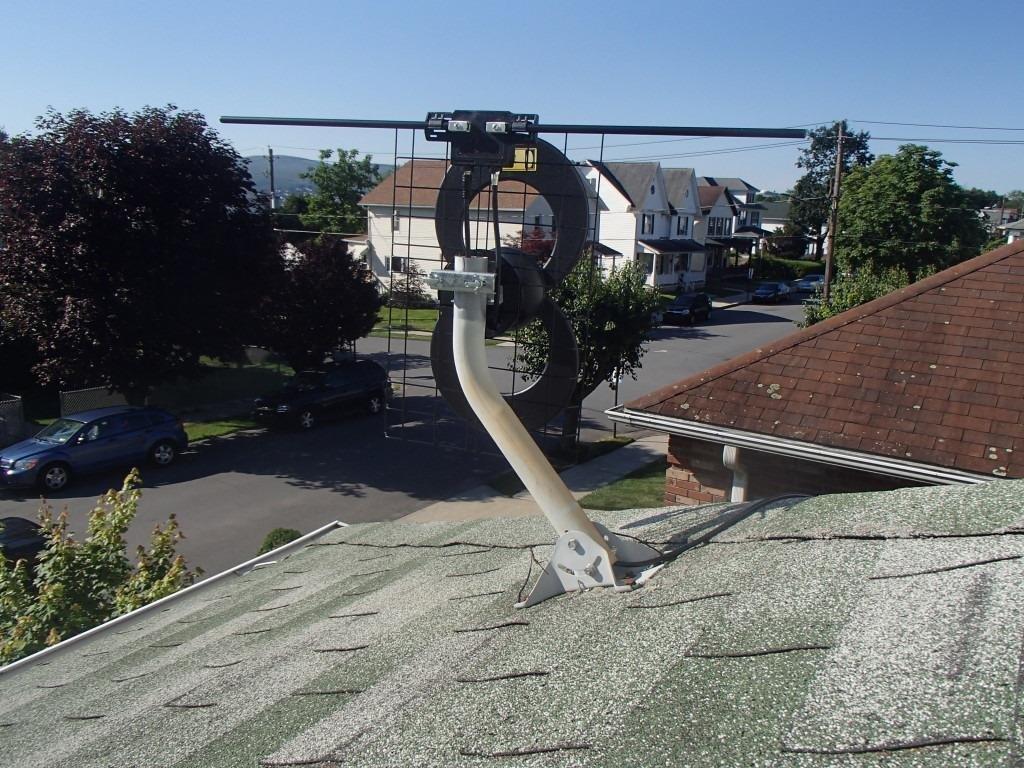 Antennas Direct ClearStream 2V Indoor Outdoor TV Antenna UHF VHF Multi-Directional, 60+ Mile Range, 4K 8K UHD, NEXTGEN TV – w/Reflector, 20-inch Mast - Customer Photo 2