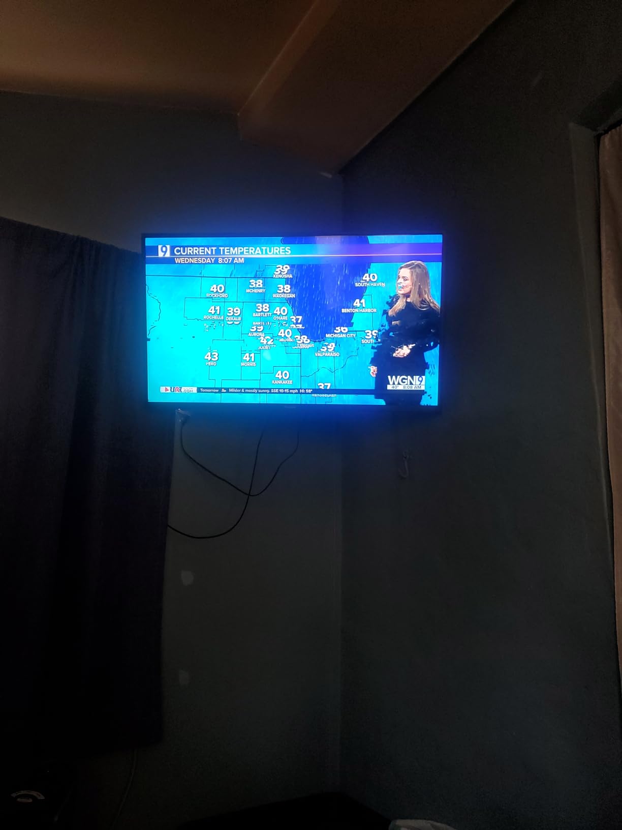 Mohu Leaf 50 Original Paper-Thin Indoor TV Antenna, UHF VHF, 60-Mile Range, Multi-Directional, 4K 8K UHD NEXTGEN TV - w/ 12 ft. Cable, Jolt Switch - Customer Photo 4