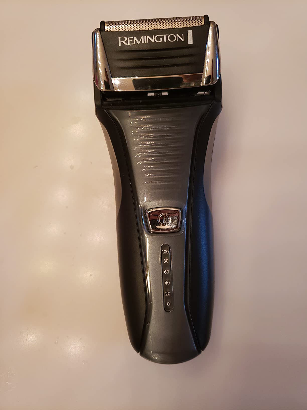 Remington F5 Power Series Foil Shaver, Electric Razor for Men, Cordless Rechargeable with Pop Up Trimmer, Pivot & FlexFoil Technology, Lightweight Handheld Design, Black - Customer Photo 2