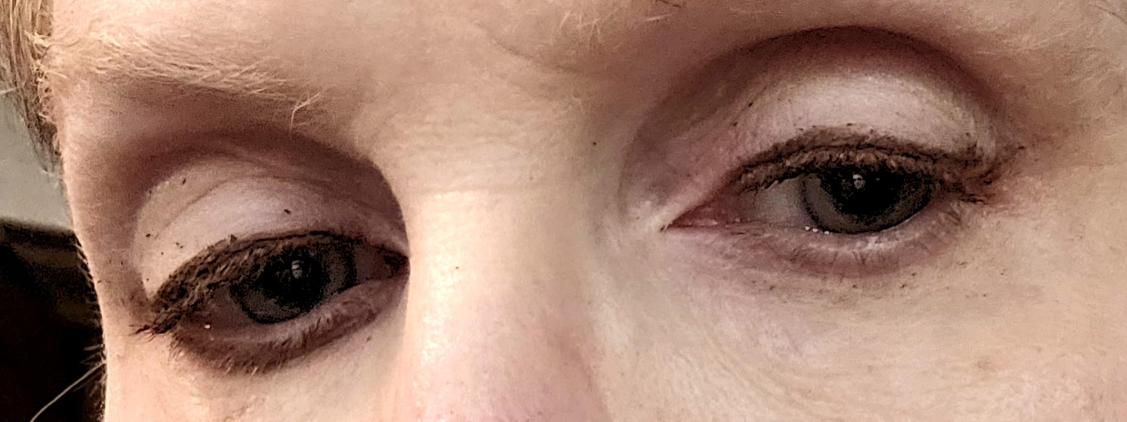 Urban Decay 24/7 Glide-On Waterproof Eyeliner Pencil - Smudge-Proof, Long-Lasting, Transfer-Proof, Up to 16HR Wear, Smooth No-Tug Formula, Hydrating Color Liner With Vitamin E & Jojoba Oil - 0.04 oz Customer Review Urban Decay 24/7 Glide-On Waterproof Eyeliner Pencil - Smudge-Proof, Long-Lasting, Transfer-Proof, Up to 16HR Wear, Smooth No-Tug Formula, Hydrating Color Liner With Vitamin E & Jojoba Oil - 0.04 oz - Customer Photo 1