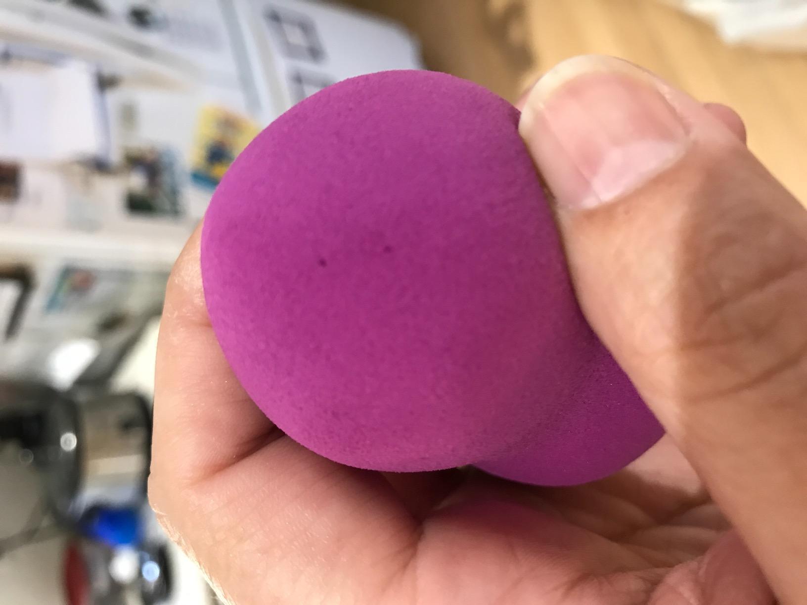 Beauty Junkees Makeup Sponge Blenders Set - 4pc Blending Sponges, Make Up Applicators for Liquid Cream Powder Foundation Concealer Contour, Cosmetic Blender Multi Pack, Stippling Wet Dry, Latex Free - Customer Photo 1