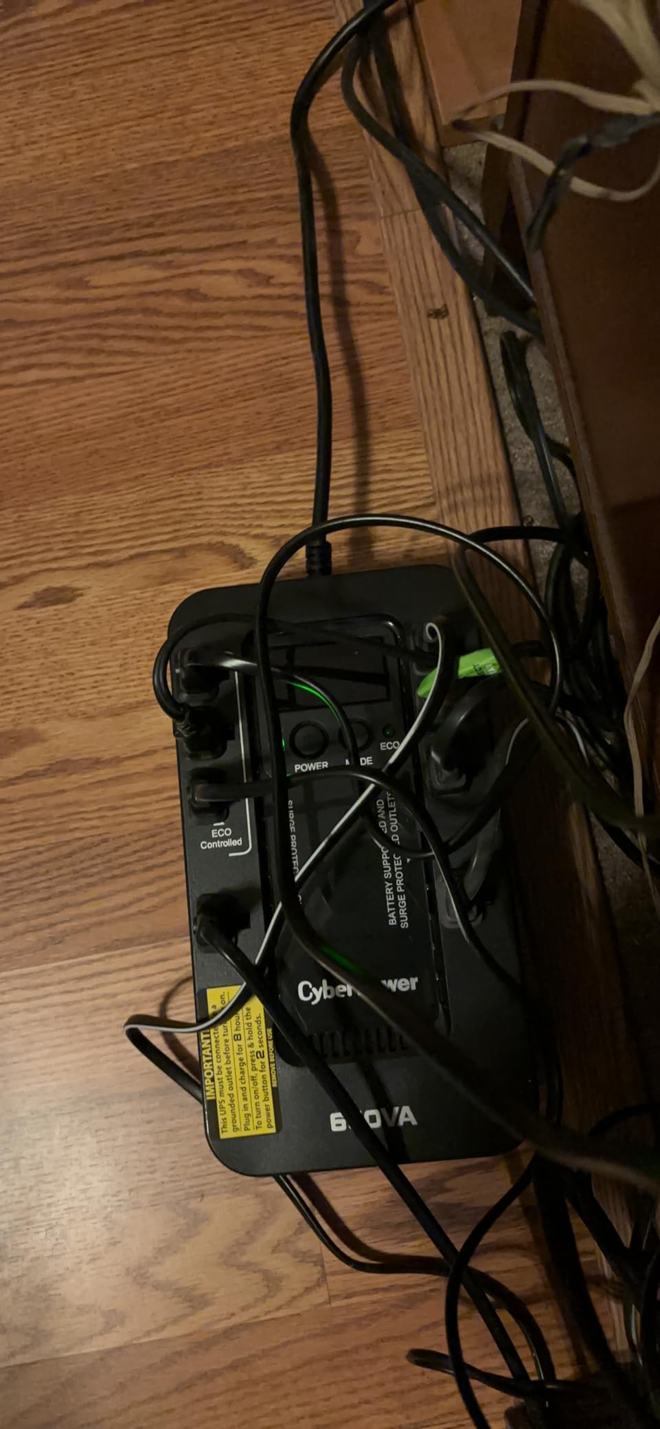 CyberPower EC850LCD Ecologic UPS Battery Backup and Surge Protector, 850VA/510W, 12 Outlets, ECO Mode, Compact, UL Certified - Customer Photo 2