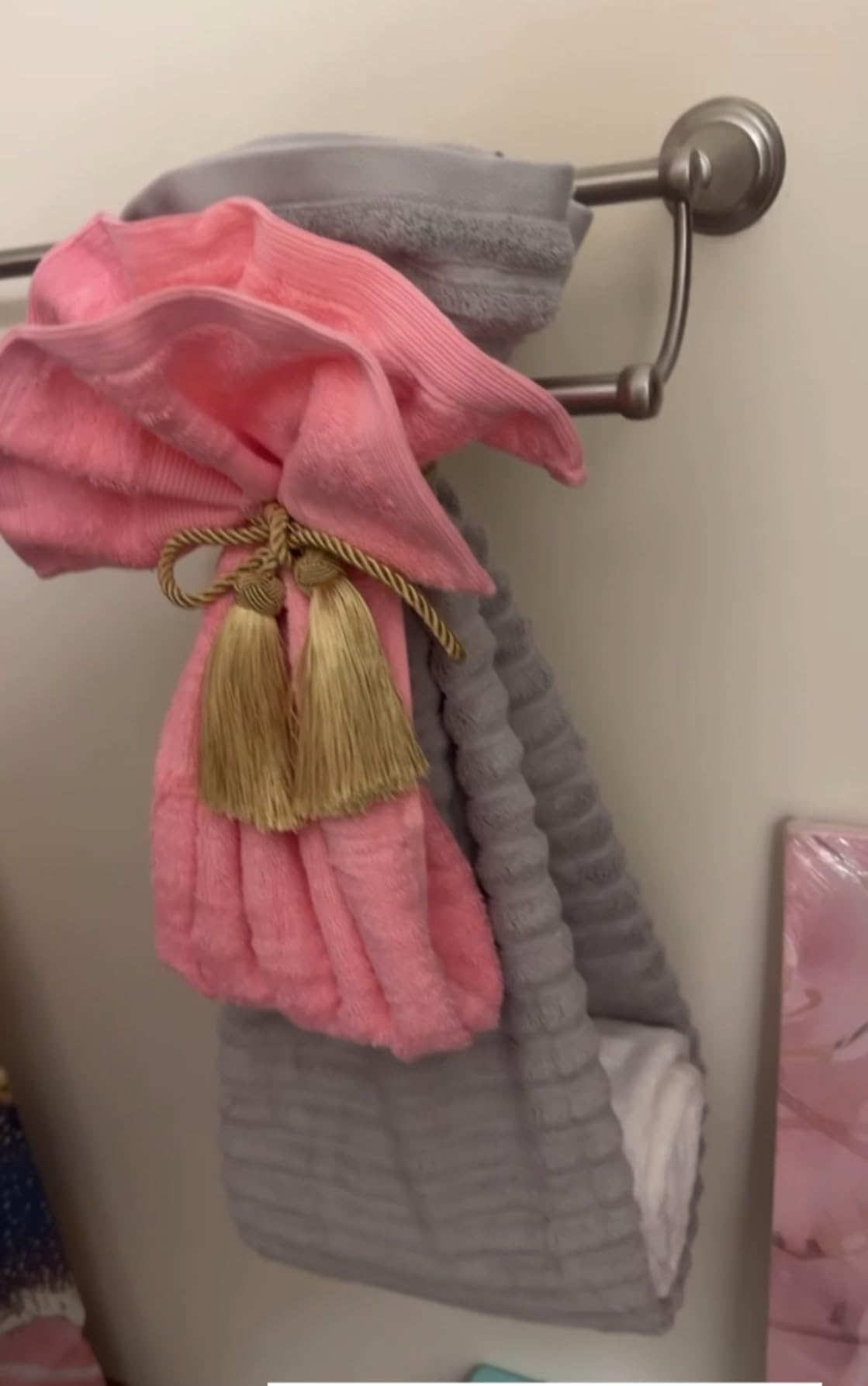 Utopia Towels 8 Piece Premium Towel Set, 2 Bath, 2 Hand, and 4 Wash Cloths, 600 GSM 100% Ring Spun Cotton, Highly Absorbent Towels for Bathroom, Gym, Hotel, and Spa, Grey - Customer Photo 2