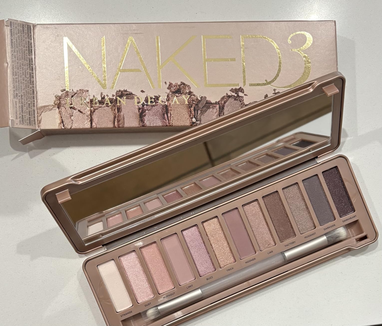 URBAN DECAY Naked 3, Soft Pink Neutral Eyeshadow Palette, Matte, Pearl, Metallic, Shimmer Finish, 12 Mauve Brown & Nude Eye Shadows, Natural Soft Glam Smokey Eye Makeup, Vegan, Cruelty-free Customer Review URBAN DECAY Naked 3, Soft Pink Neutral Eyeshadow Palette, Matte, Pearl, Metallic, Shimmer Finish, 12 Mauve Brown & Nude Eye Shadows, Natural Soft Glam Smokey Eye Makeup, Vegan, Cruelty-free - Customer Photo 1