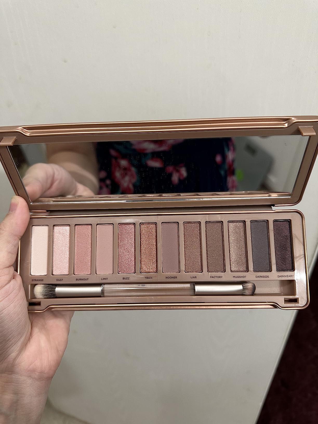 URBAN DECAY Naked 3, Soft Pink Neutral Eyeshadow Palette, Matte, Pearl, Metallic, Shimmer Finish, 12 Mauve Brown & Nude Eye Shadows, Natural Soft Glam Smokey Eye Makeup, Vegan, Cruelty-free Customer Review URBAN DECAY Naked 3, Soft Pink Neutral Eyeshadow Palette, Matte, Pearl, Metallic, Shimmer Finish, 12 Mauve Brown & Nude Eye Shadows, Natural Soft Glam Smokey Eye Makeup, Vegan, Cruelty-free - Customer Photo 2