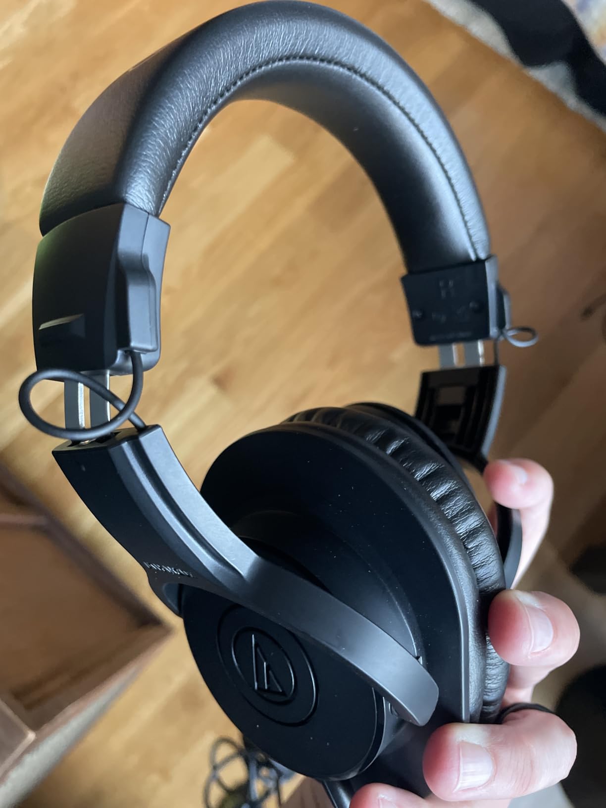 Audio-Technica ATH-M20x Professional Studio Monitor Headphones, Black - Customer Photo 1