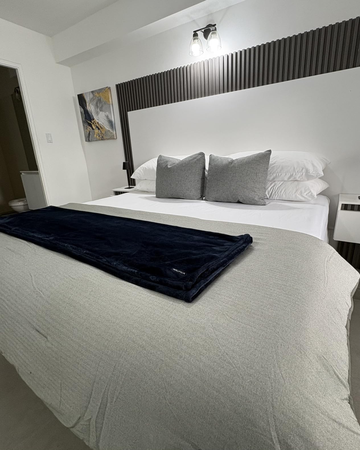 Utopia Bedding Queen Sheet Set – 4 Piece Bed Sheets for Queen Size Bed, Soft and Breathable Microfiber, Includes 1 Fitted Sheet, 1 Flat Sheet and 2 Pillowcases (Black) - Customer Photo 2