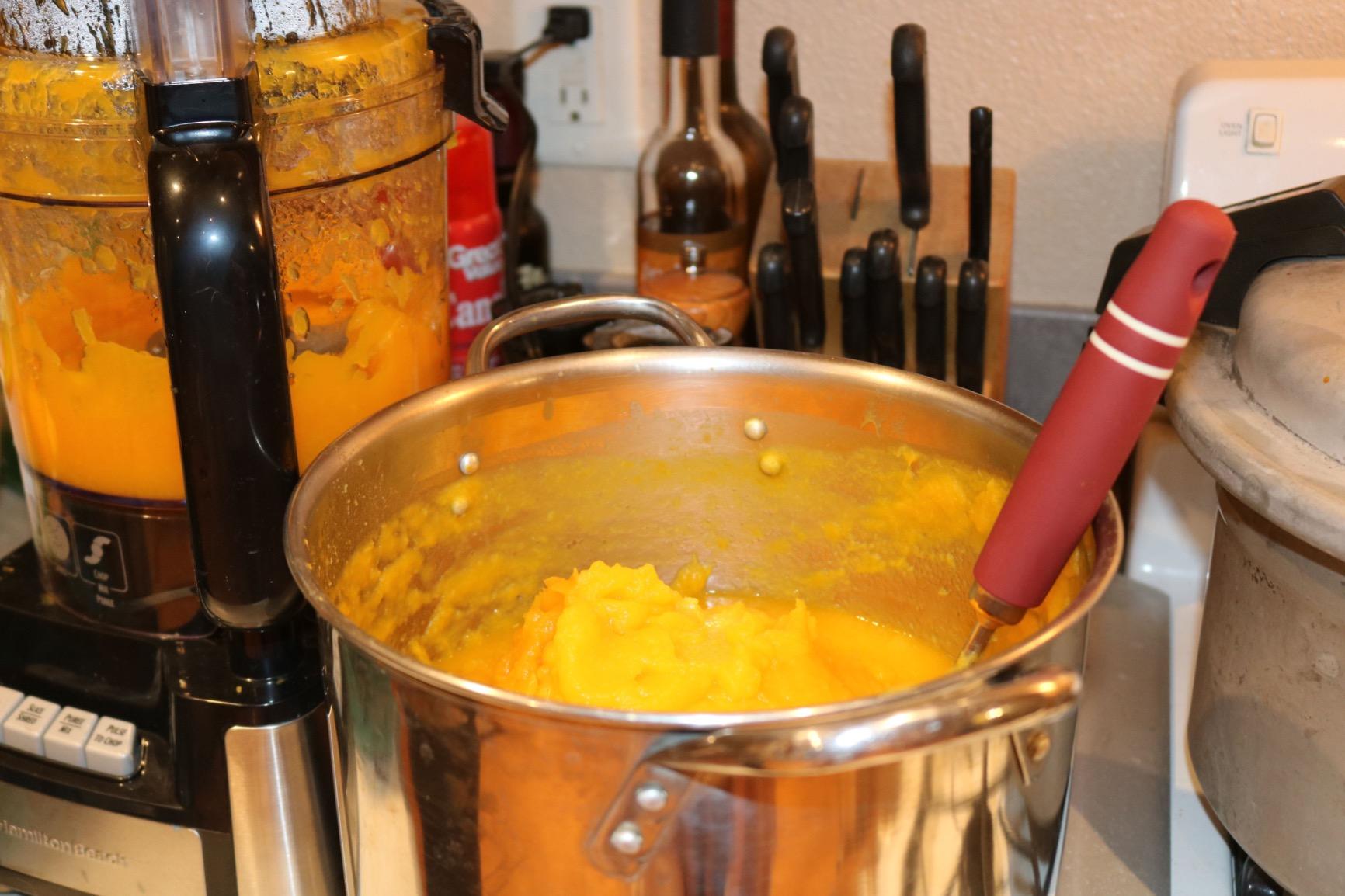 Hamilton Beach Stack & Snap Food Processor and Vegetable Chopper, BPA Free, Stainless Steel Blades, 12 Cup Bowl, 2-Speed 450 Watt Motor, Black (70725A) Customer Review Hamilton Beach Stack & Snap Food Processor and Vegetable Chopper, BPA Free, Stainless Steel Blades, 12 Cup Bowl, 2-Speed 450 Watt Motor, Black (70725A) - Customer Photo 1