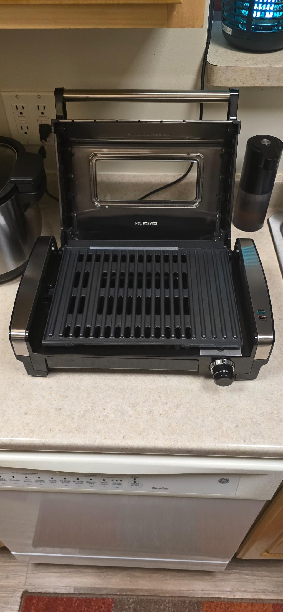 Hamilton Beach Electric Indoor Searing Grill with Viewing Window & Adjustable Temperature Control to 450F, 118 sq. in. Surface Serves 6, PFAS-Free Removable Nonstick Grate, Stainless Steel - Customer Photo 5