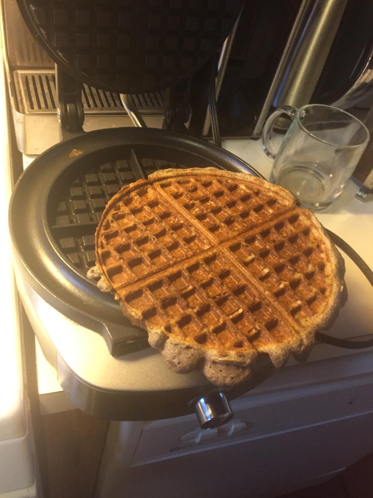 Breville No-Mess Classic Waffle Maker BWM520XL, Brushed Stainless Steel Customer Review Breville No-Mess Classic Waffle Maker BWM520XL, Brushed Stainless Steel - Customer Photo 2