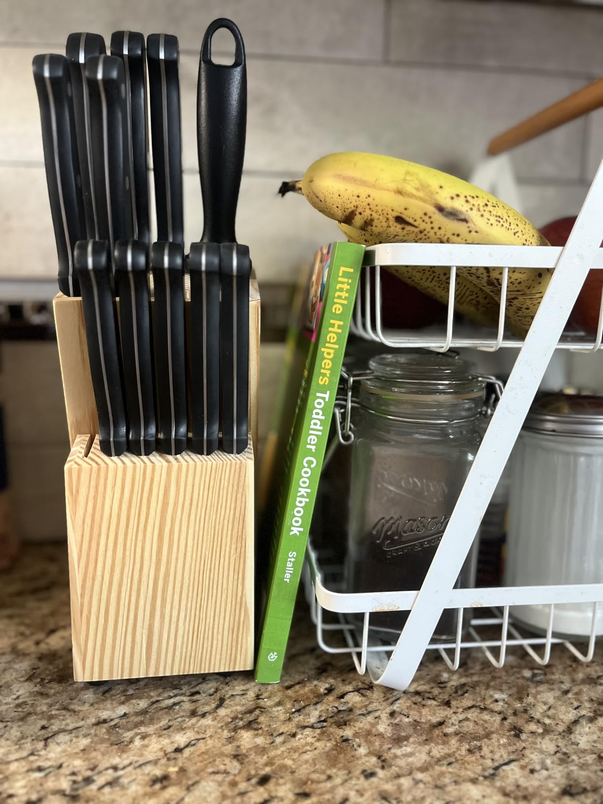 Amazon Basics 14-Piece High Carbon Stainless Steel Kitchen Knife Set with Sharpener and Pinewood Block, Black - Customer Photo 2