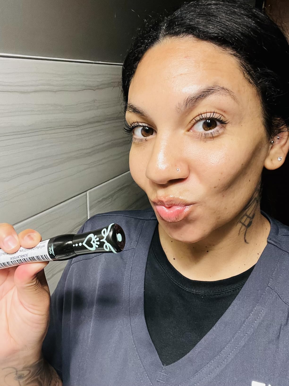 essence | Lash Princess False Lash Effect Mascara | Volumizing & Lengthening | Cruelty Free & Paraben Free Customer Review essence | Lash Princess False Lash Effect Mascara | Volumizing & Lengthening | Cruelty Free & Paraben Free - Customer Photo 2