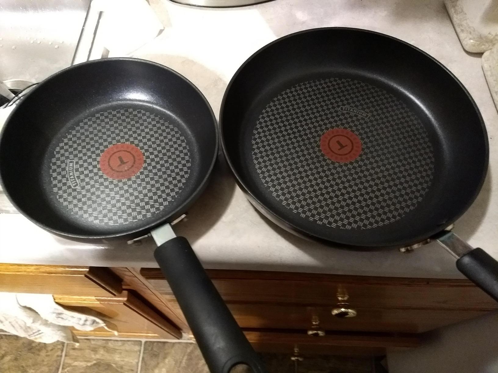 T-Fal Ultimate Hard Anodized Nonstick Cookware Set 17 Piece, Nonstick Pots and Pans Set with Fry Pan, Saucepans, Saute-Pan, Griddle, Dishwasher Safe, Black customer photo 2