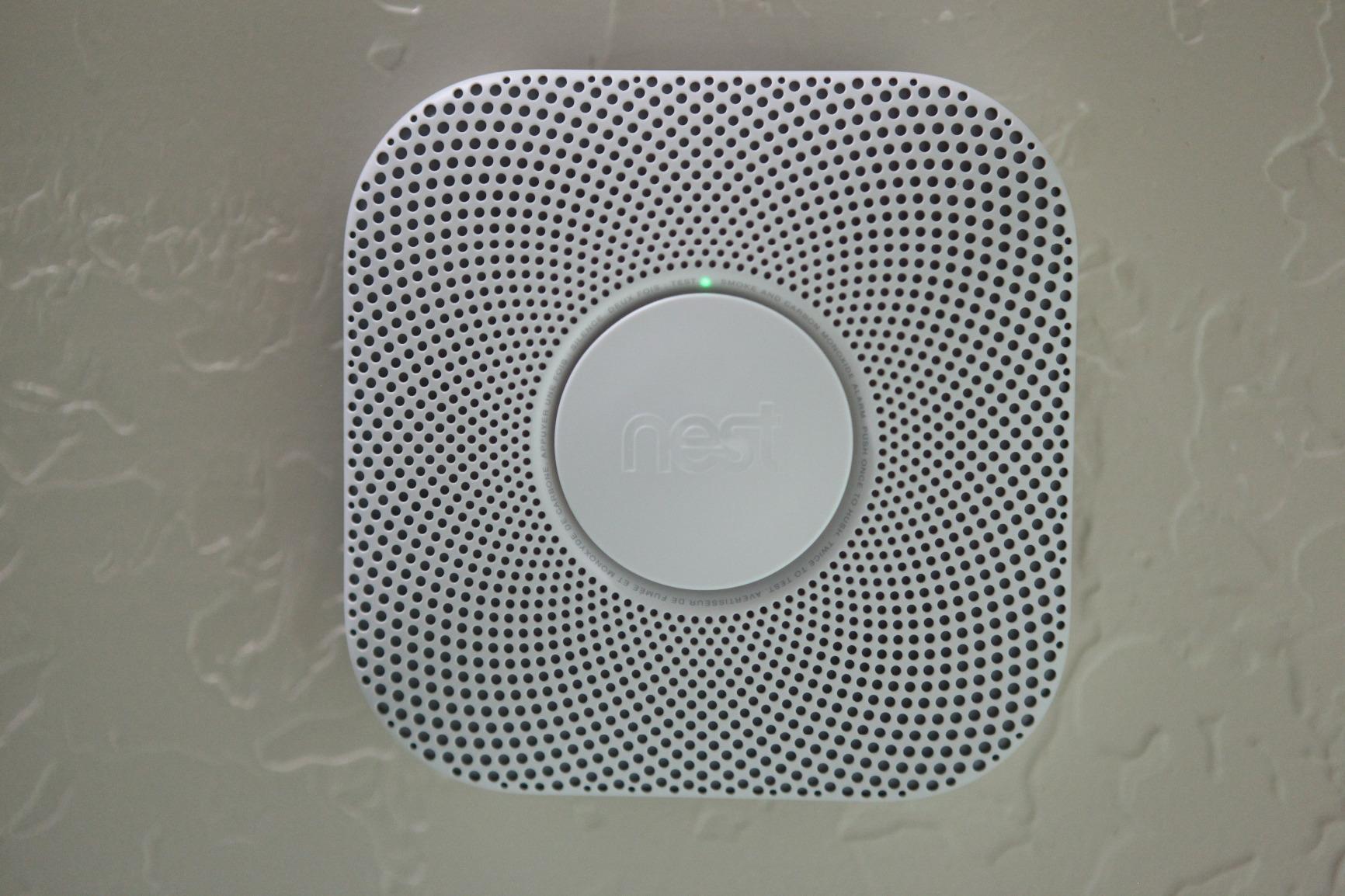 Google Nest Protect - Smoke Alarm - Smoke Detector and Carbon Monoxide Detector - Battery Operated, White - S3000BWES - Customer Photo 1