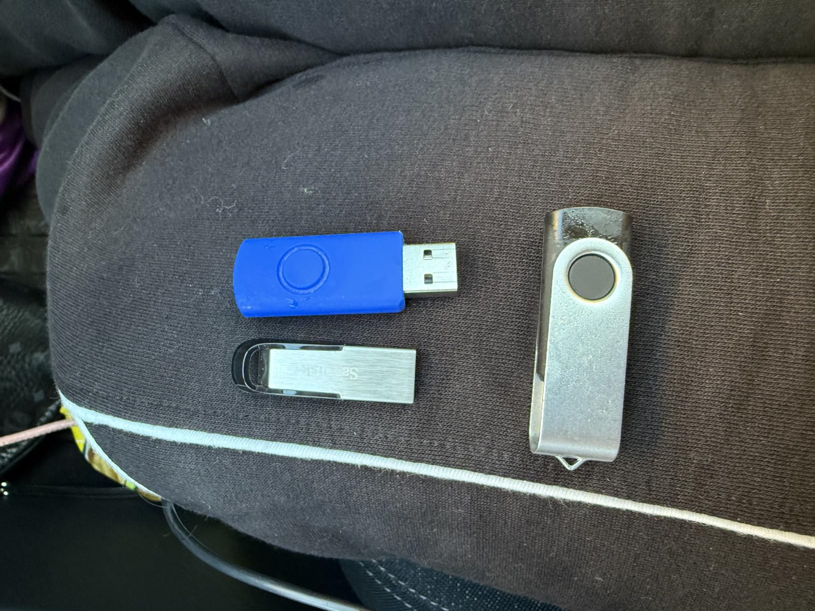 SanDisk 128GB Ultra Flair USB 3.0 Flash Drive - SDCZ73-128G-G46, black Customer Review SanDisk 128GB Ultra Flair USB 3.0 Flash Drive - SDCZ73-128G-G46, black - Customer Photo 2