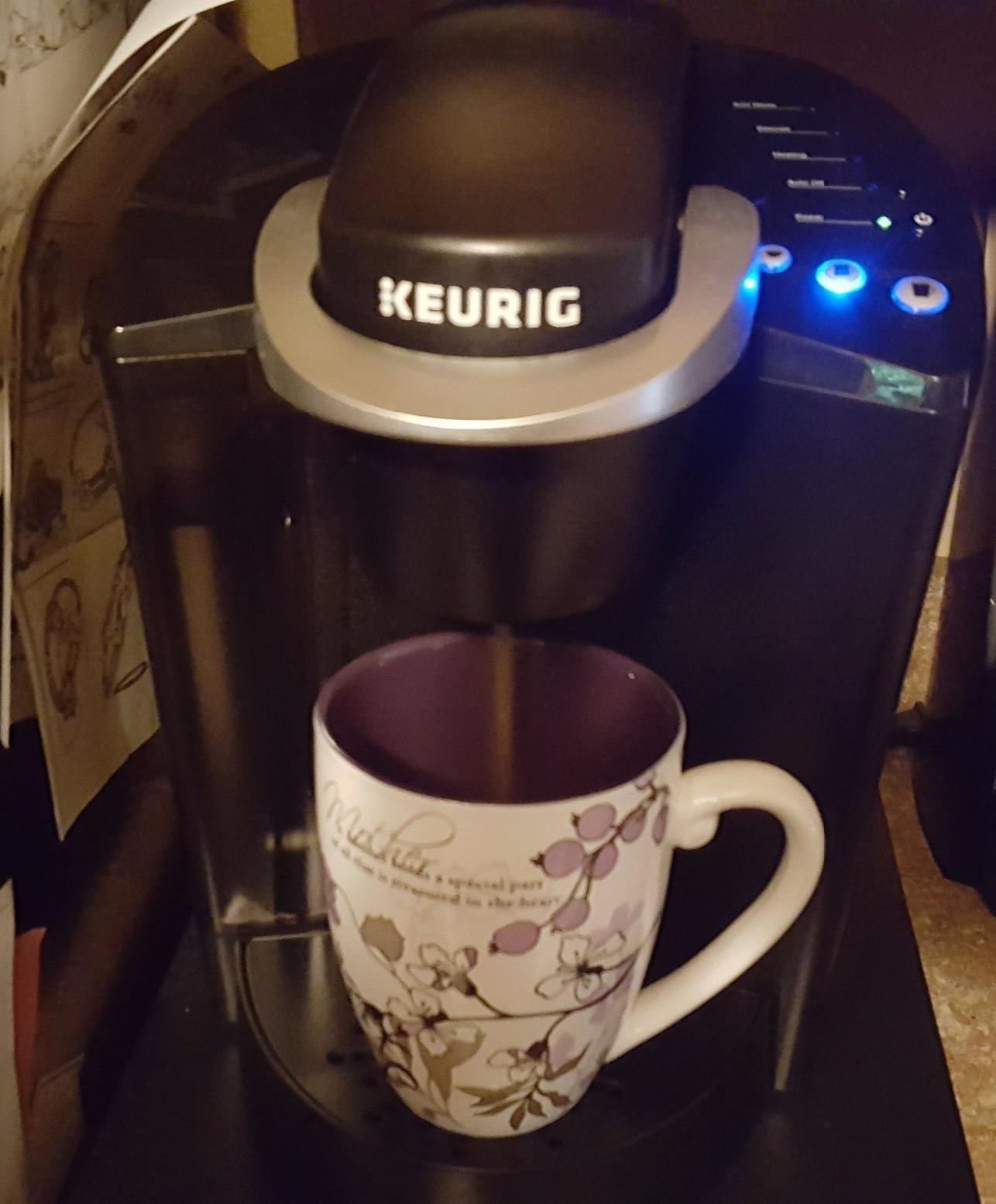 Keurig K-Classic Single Serve K-Cup Pod Coffee Maker, with 3 Brew Sizes, 48oz Removable Reservoir, Black - Customer Photo 1
