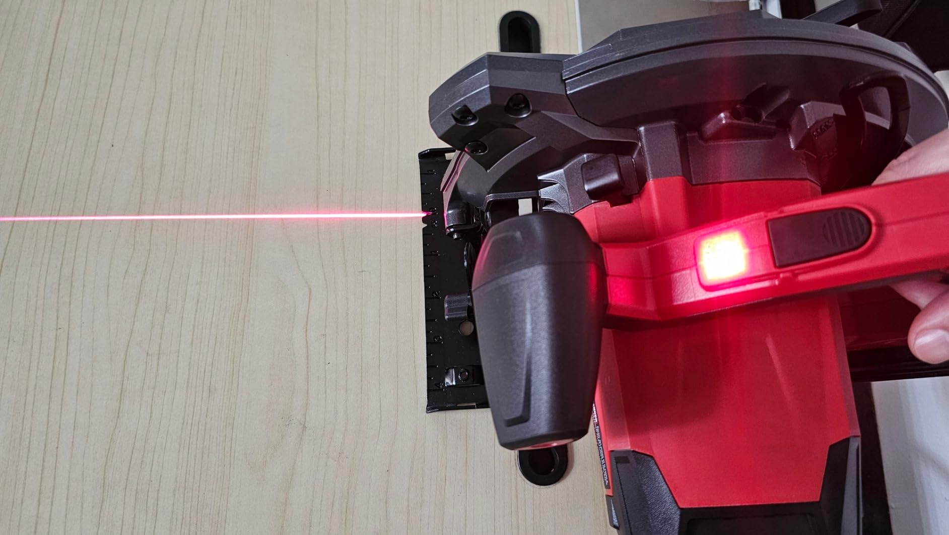 SKIL 15 Amp 7-1/4 Inch Circular Saw with Single Beam Laser Guide - 5280-01 Customer Review SKIL 15 Amp 7-1/4 Inch Circular Saw with Single Beam Laser Guide - 5280-01 - Customer Photo 4