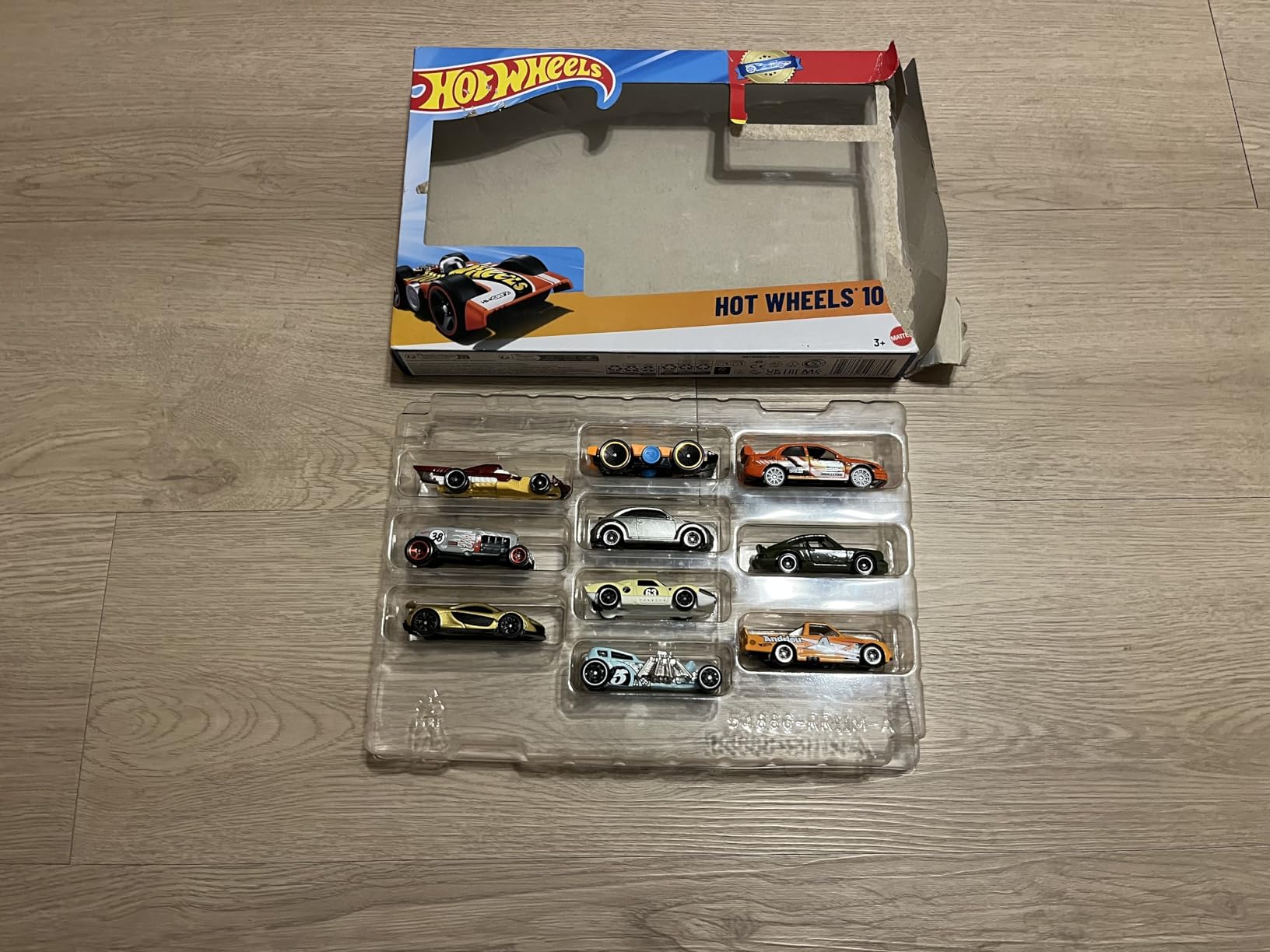 Hot Wheels Toy Cars & Trucks 20-Pack, Set of 20 1:64 Scale Vehicles for Play or Display, Instant Collection (Styles May Vary) (Amazon Exclusive) - Customer Photo 1