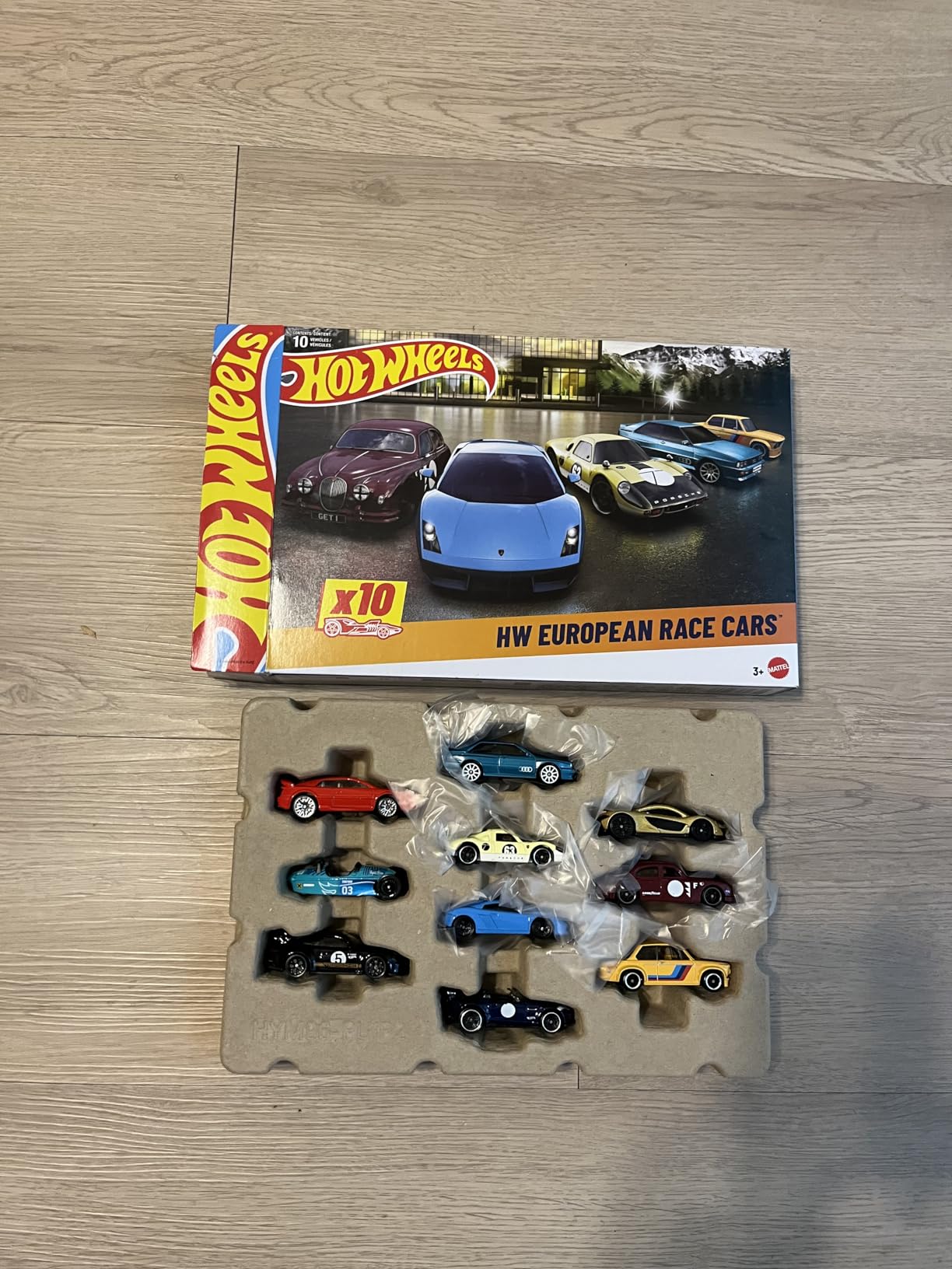 Hot Wheels Toy Cars & Trucks 20-Pack, Set of 20 1:64 Scale Vehicles for Play or Display, Instant Collection (Styles May Vary) (Amazon Exclusive) - Customer Photo 2