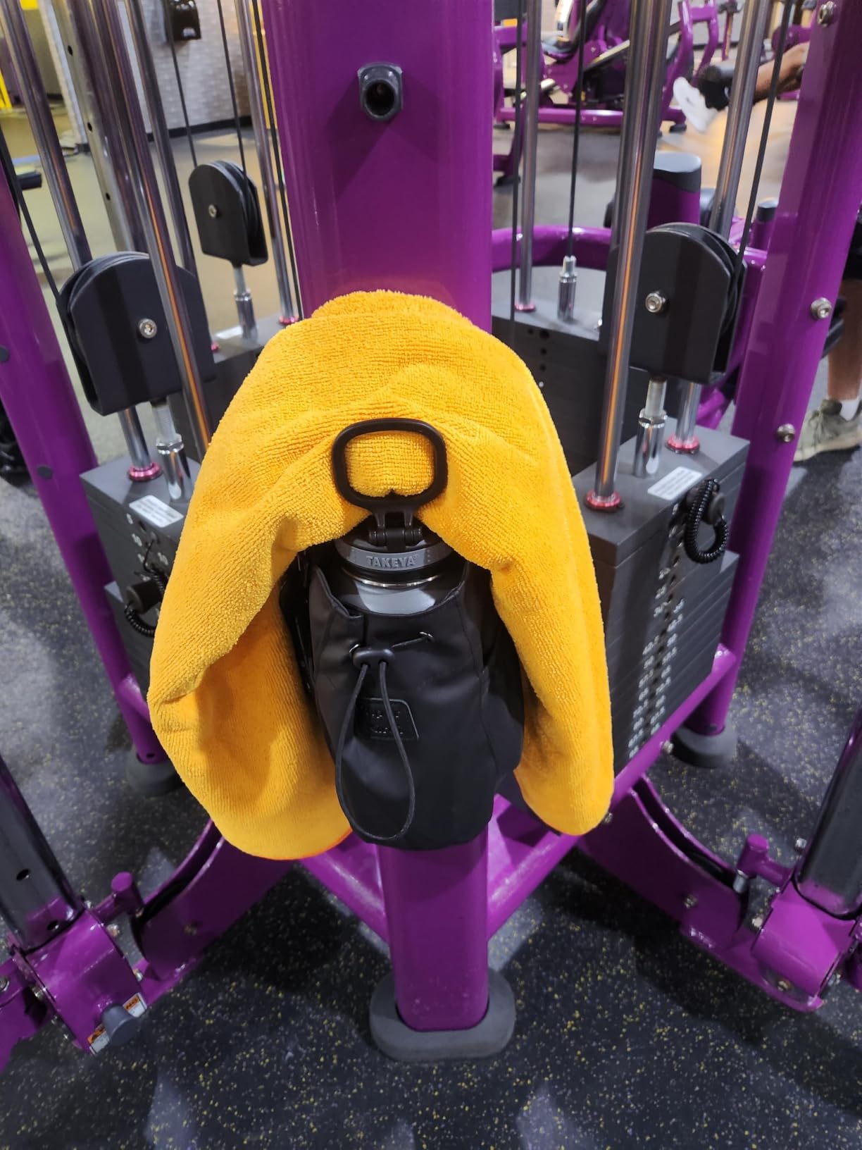 Takeya Originals 24 oz Vacuum Insulated Stainless Steel Water Bottle with Spout Lid, Black - Customer Photo 1