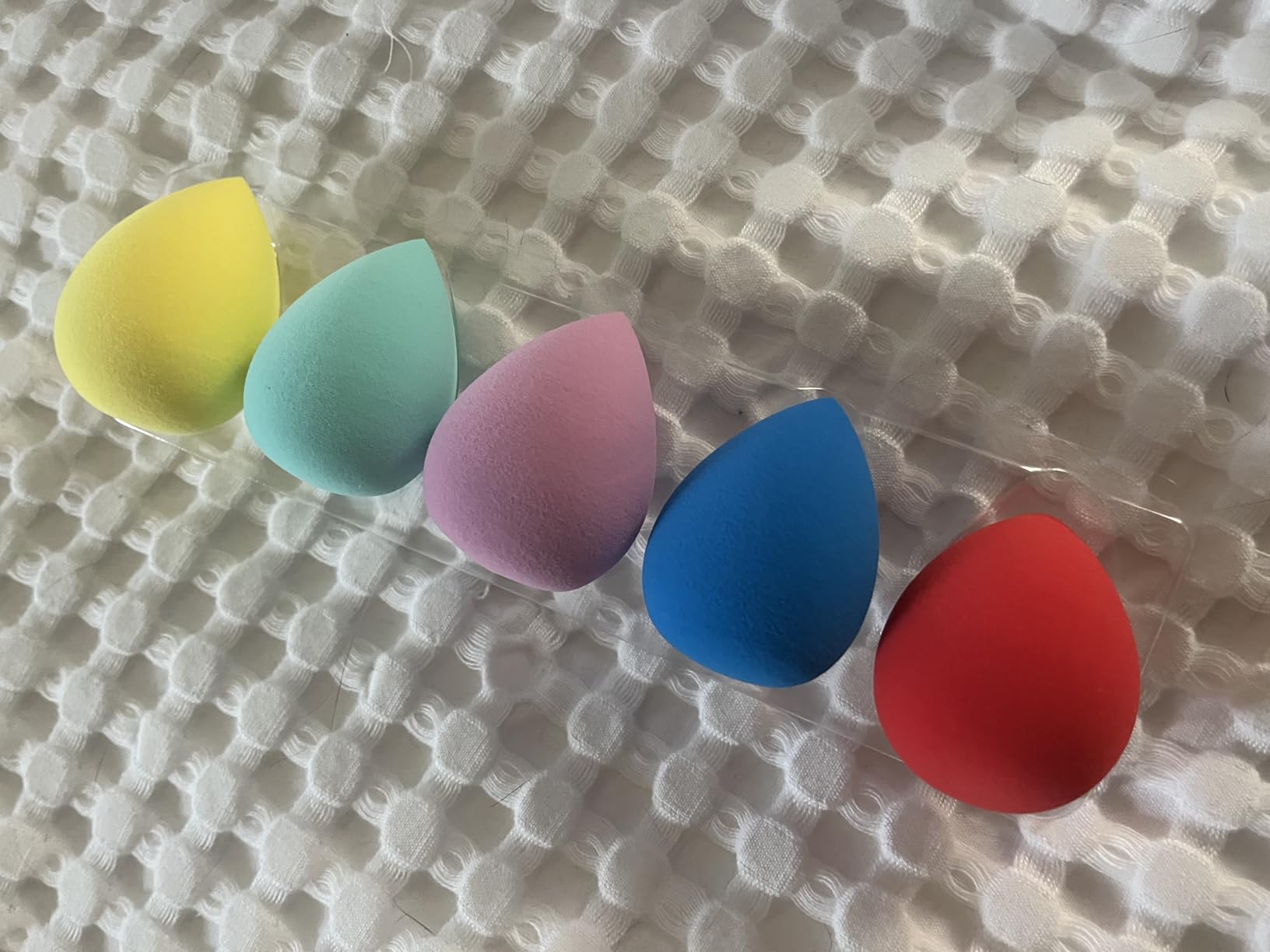 BEAKEY Makeup Sponge Set 5 Pack Micro Porous Low Absorption Soft Latex Free Foundation Beauty Sponges & Blenders for Powder Cream, Stocking Stuffers for Women Customer Review BEAKEY Makeup Sponge Set 5 Pack Micro Porous Low Absorption Soft Latex Free Foundation Beauty Sponges & Blenders for Powder Cream, Stocking Stuffers for Women - Customer Photo 2