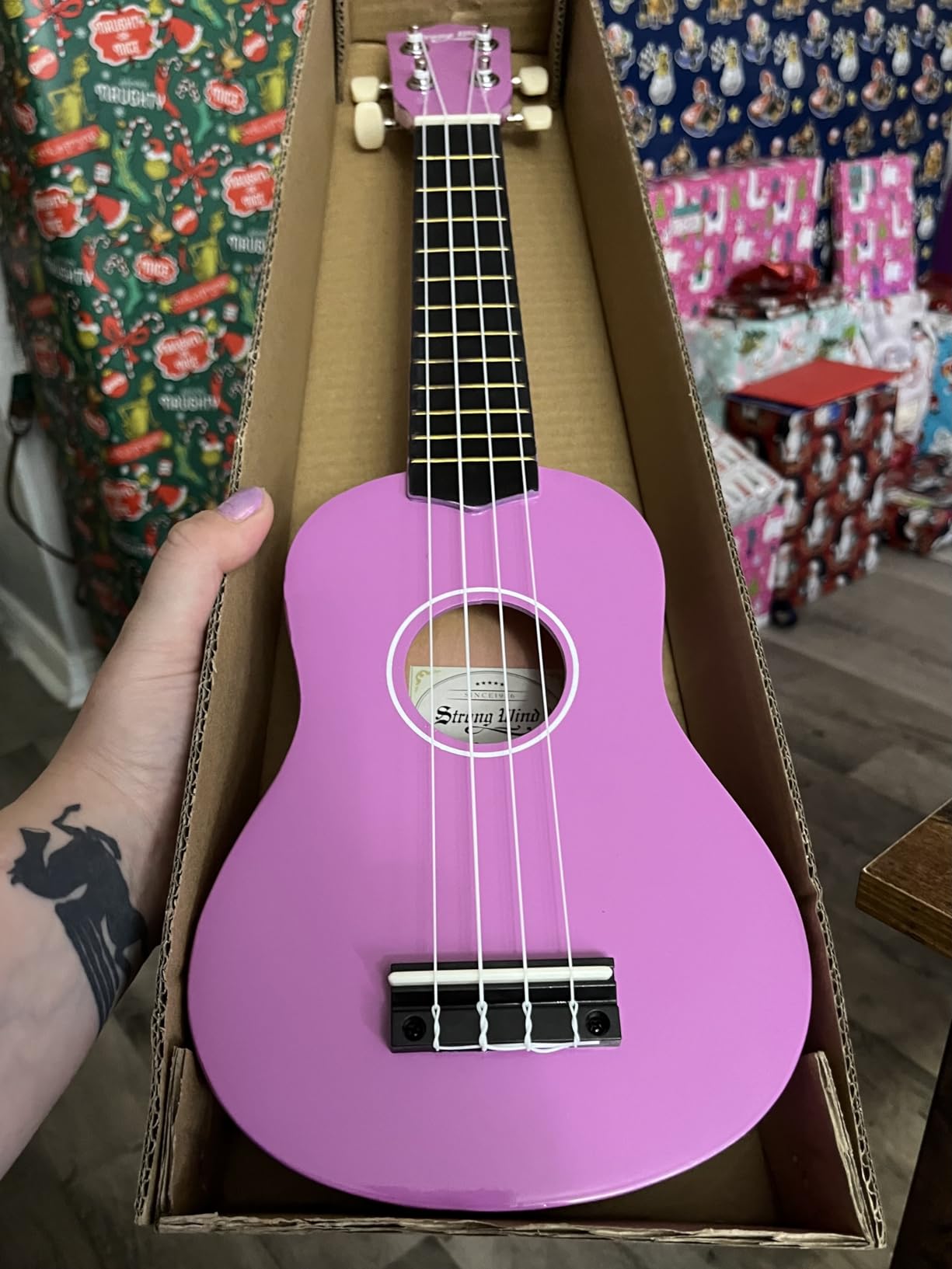 Strong Wind Soprano Ukulele 21 Inch Basswood Ukeleles for Beginners Four Strings Hawaiian Guitar Christmas Ukulele for Adults Teenagers（Light Blue） - Customer Photo 2