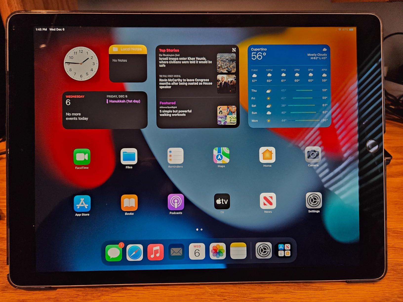 Apple iPad Pro (Renewed) 12.9in Tablet (256GB Wi-FI, Space Gray) - Customer Photo 2