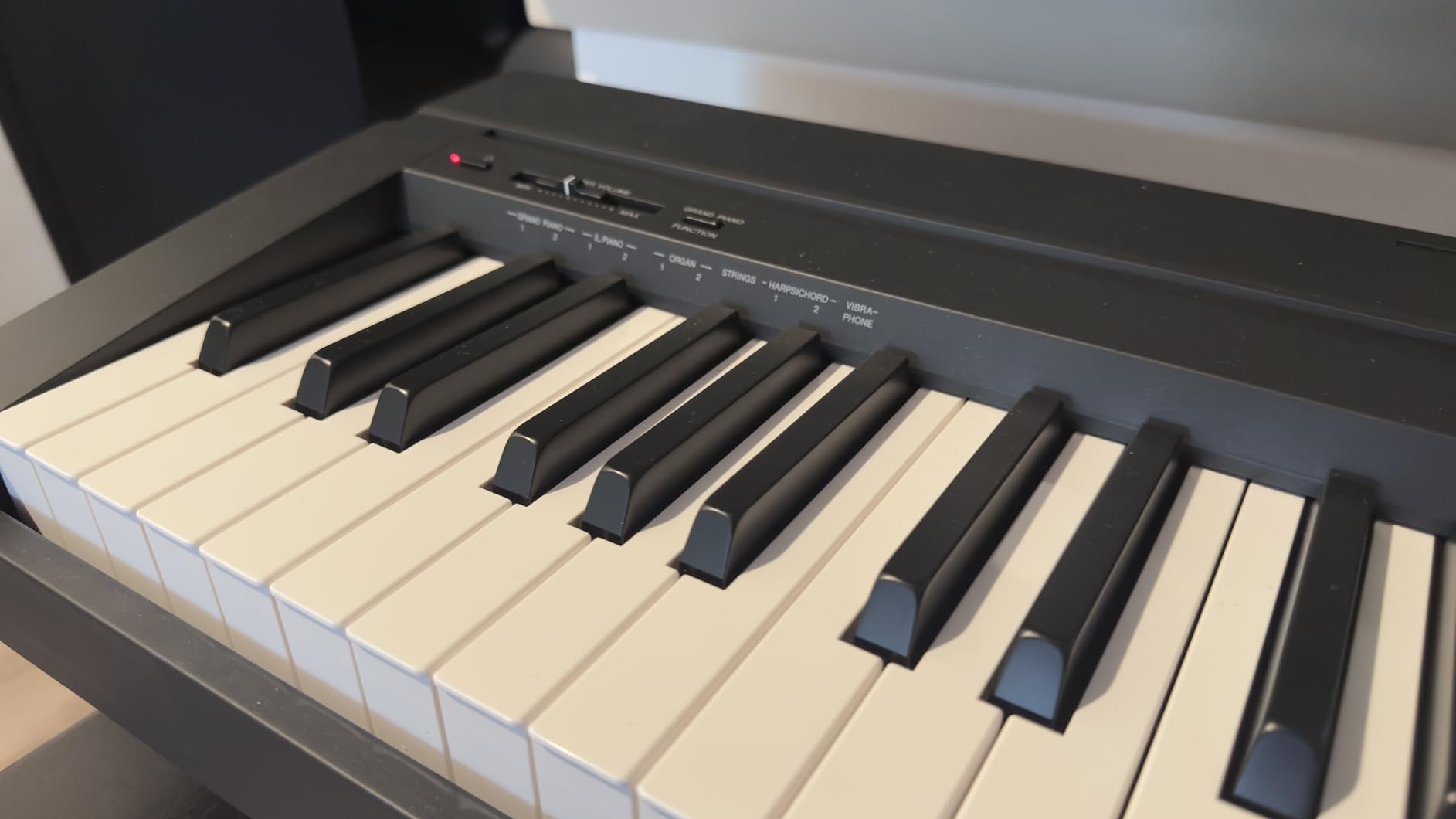 YAMAHA P71 88-Key Weighted Action Digital Piano with Sustain Pedal and Power Supply (Amazon-Exclusive) - Customer Photo 5