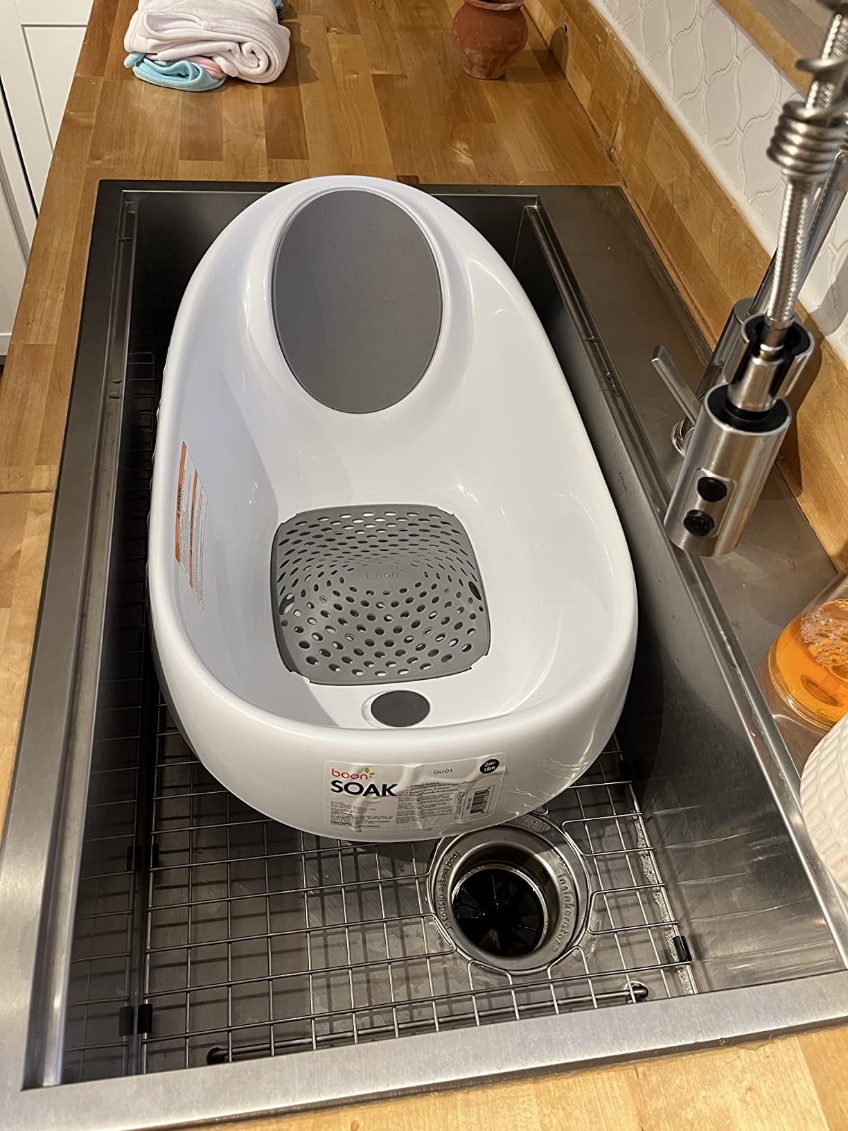 Boon Soak 3 Stage Baby Bathtub, Baby Bath Tub with Three Support Positions for Newborn to Toddlers, Color Changing Drain Plug for Ideal Bath Temperature, Gray, Ages 0 to 18 Months and Up - Customer Photo 2