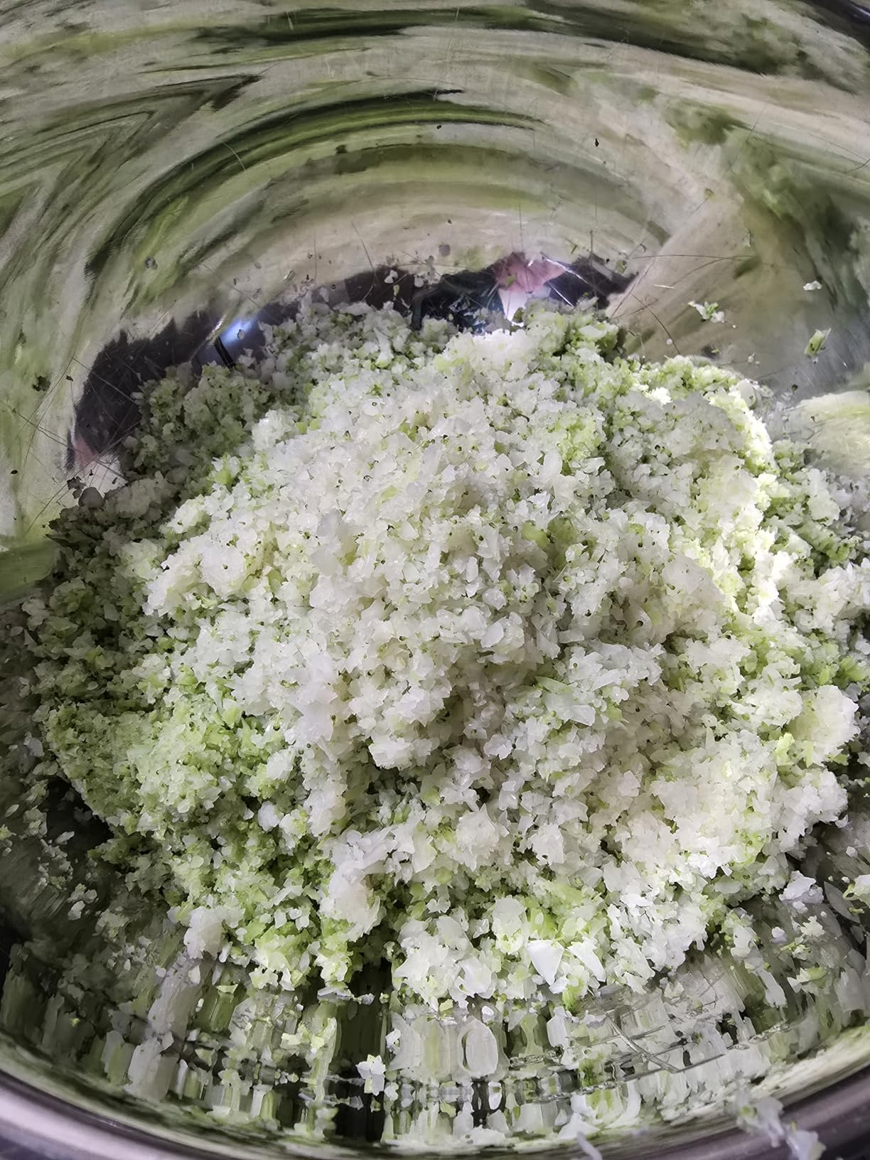 Hamilton Beach Electric Vegetable Chopper & Mini Food Processor, 3-Cup, 350 Watts, for Dicing, Mincing, and Puree, Black (72850) Customer Review Hamilton Beach Electric Vegetable Chopper & Mini Food Processor, 3-Cup, 350 Watts, for Dicing, Mincing, and Puree, Black (72850) - Customer Photo 2