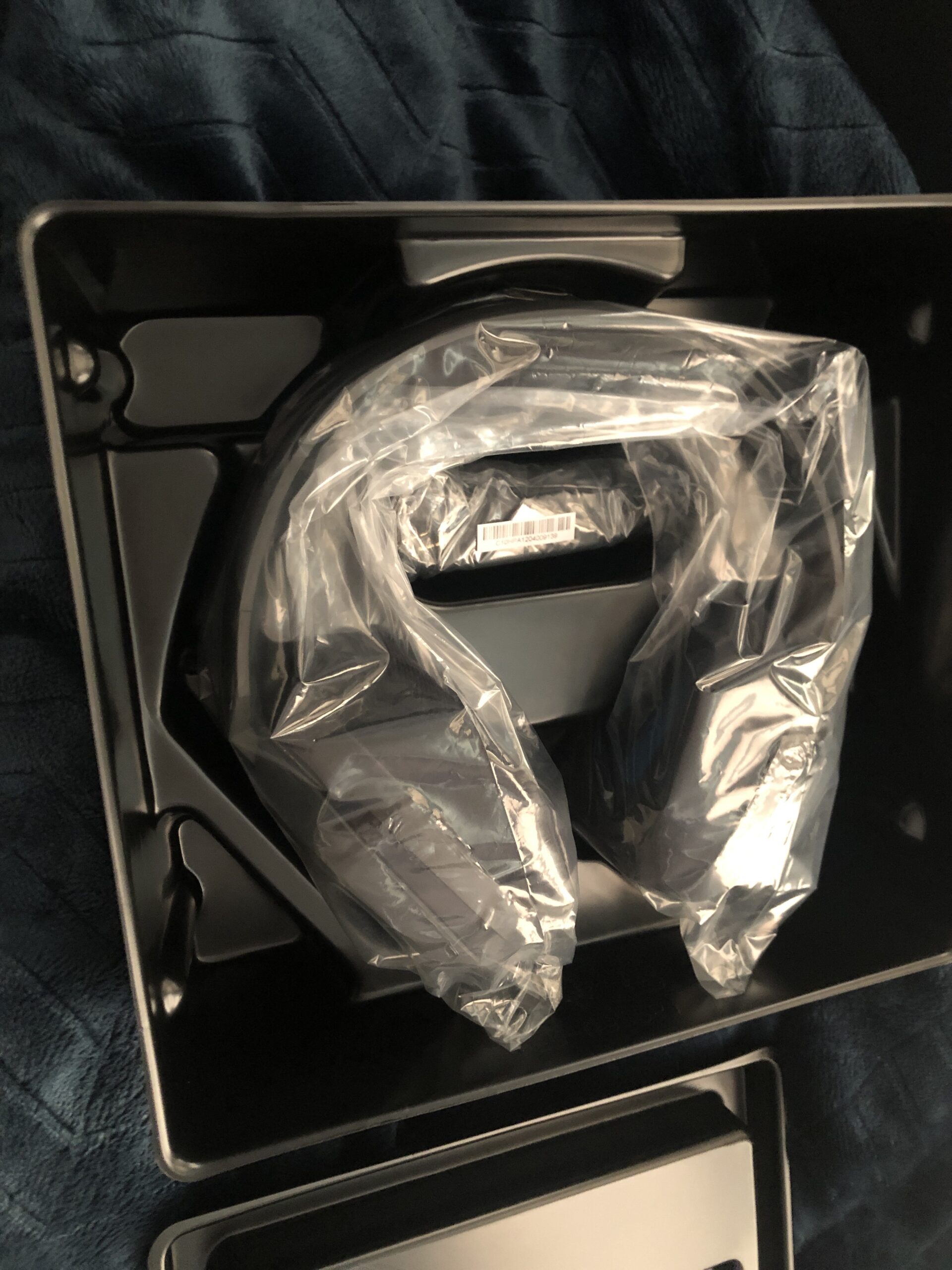 ASTRO Gaming A10 Wired Gaming Headset, Lightweight and Damage Resistant, ASTRO, 3.5 mm Audio Jack, for Xbox Series X|S, Xbox One, PS5, PS4, Nintendo Switch, PC, Mac- Black/Blue - Customer Photo 4