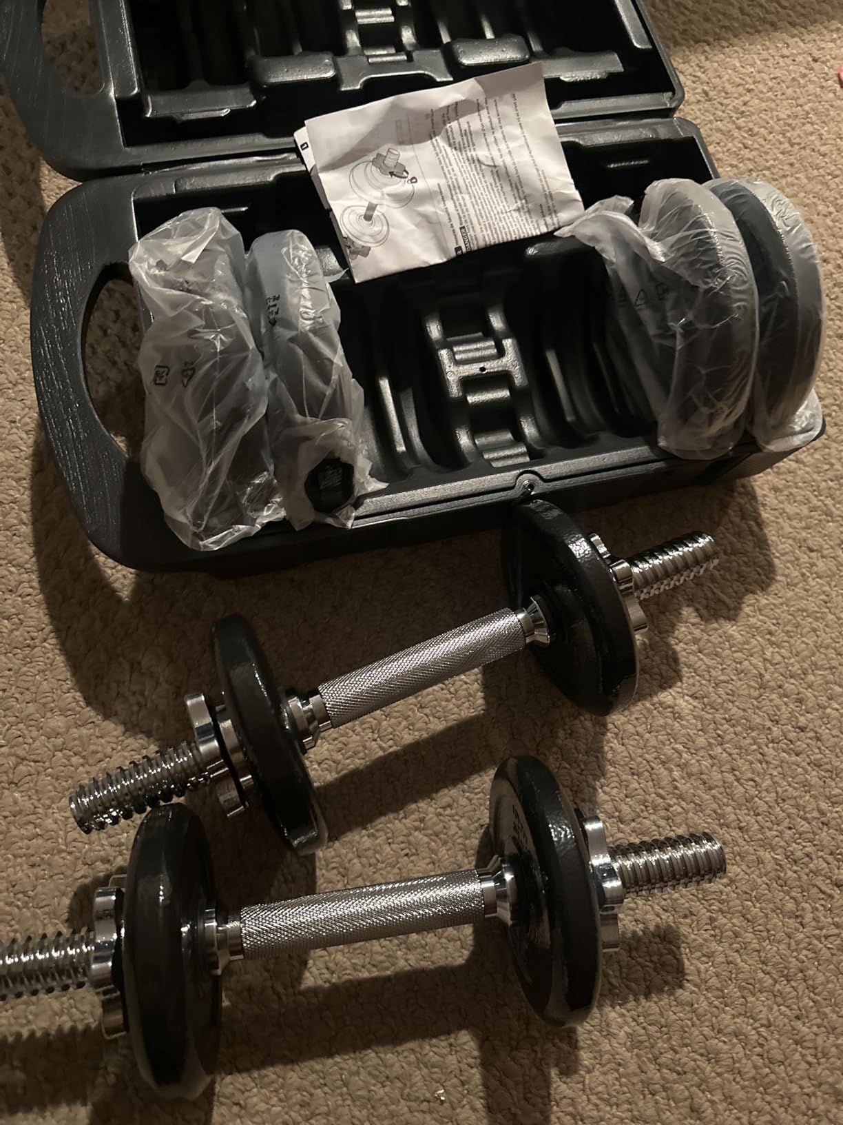 Amazon Basics Adjustable Dumbbell Hand Weight Set, 38 pound, Black Customer Review Amazon Basics Adjustable Dumbbell Hand Weight Set, 38 pound, Black - Customer Photo 2