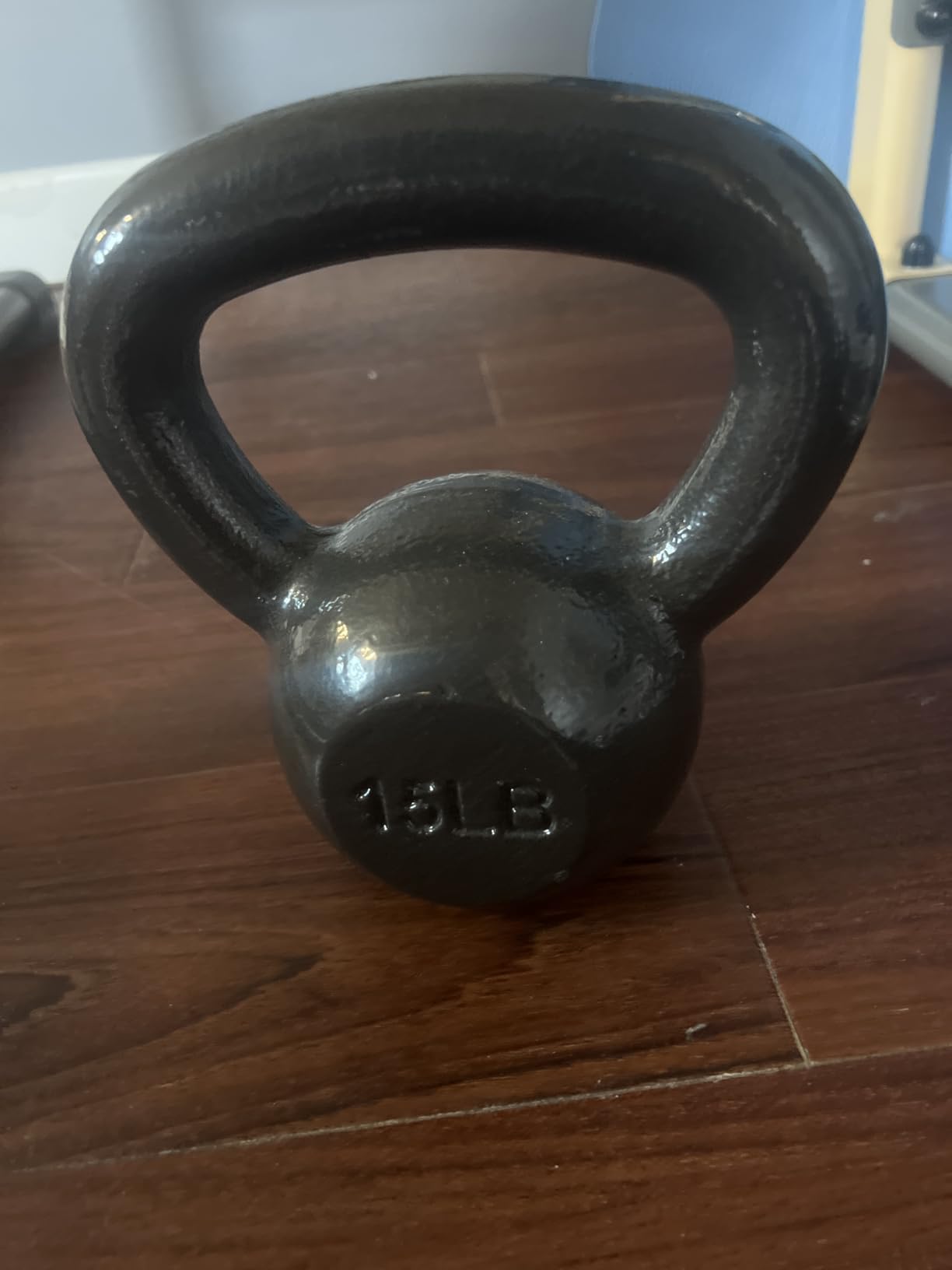 Amazon Basics Cast Iron Kettlebell - Customer Photo 2