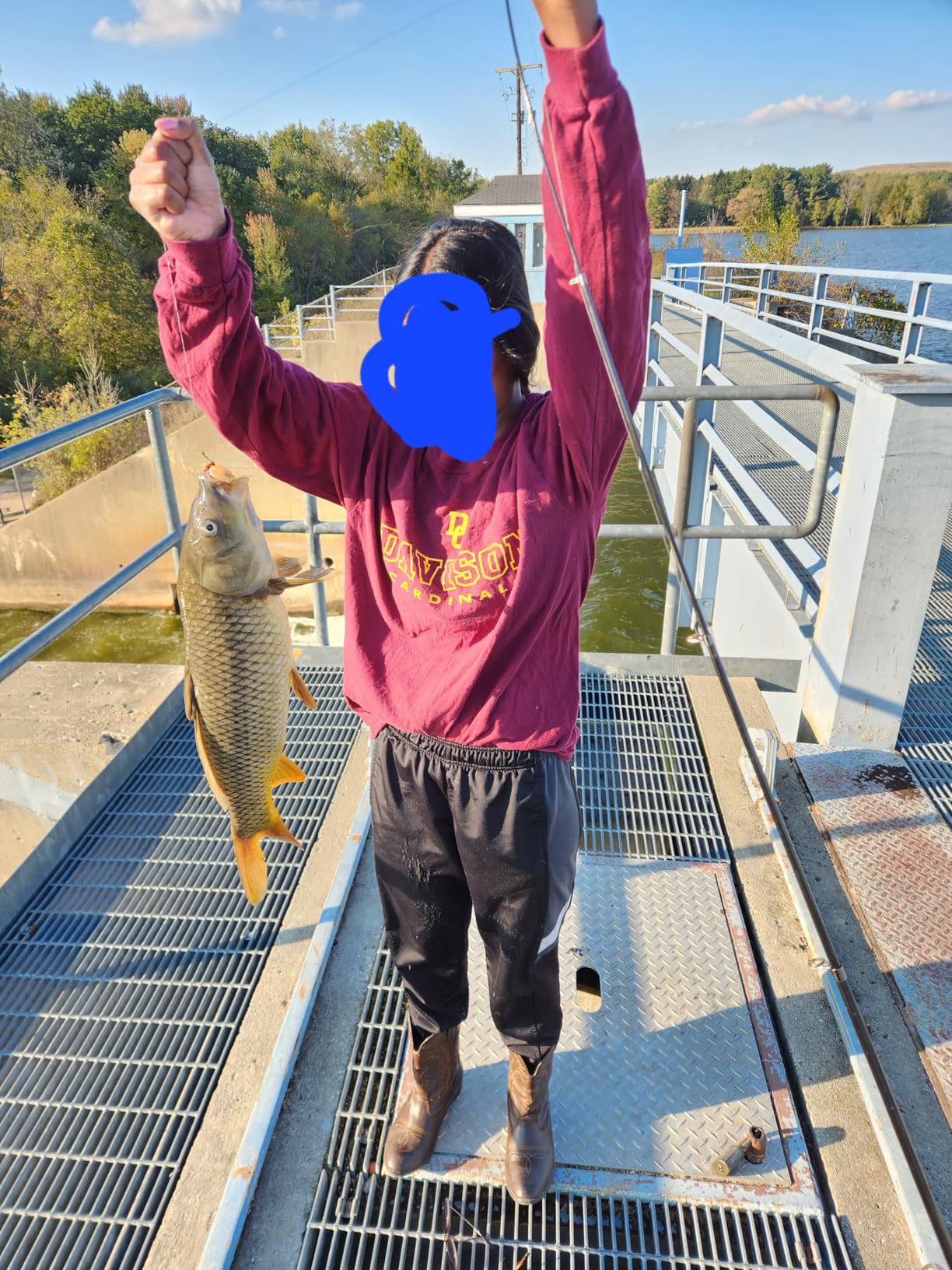 PLUSINNO Fishing Rod and Reel Combos Carbon Fiber Telescopic Fishing Pole with Reel Combo Sea Saltwater Freshwater Kit Fishing Rod Kit - Customer Photo 1