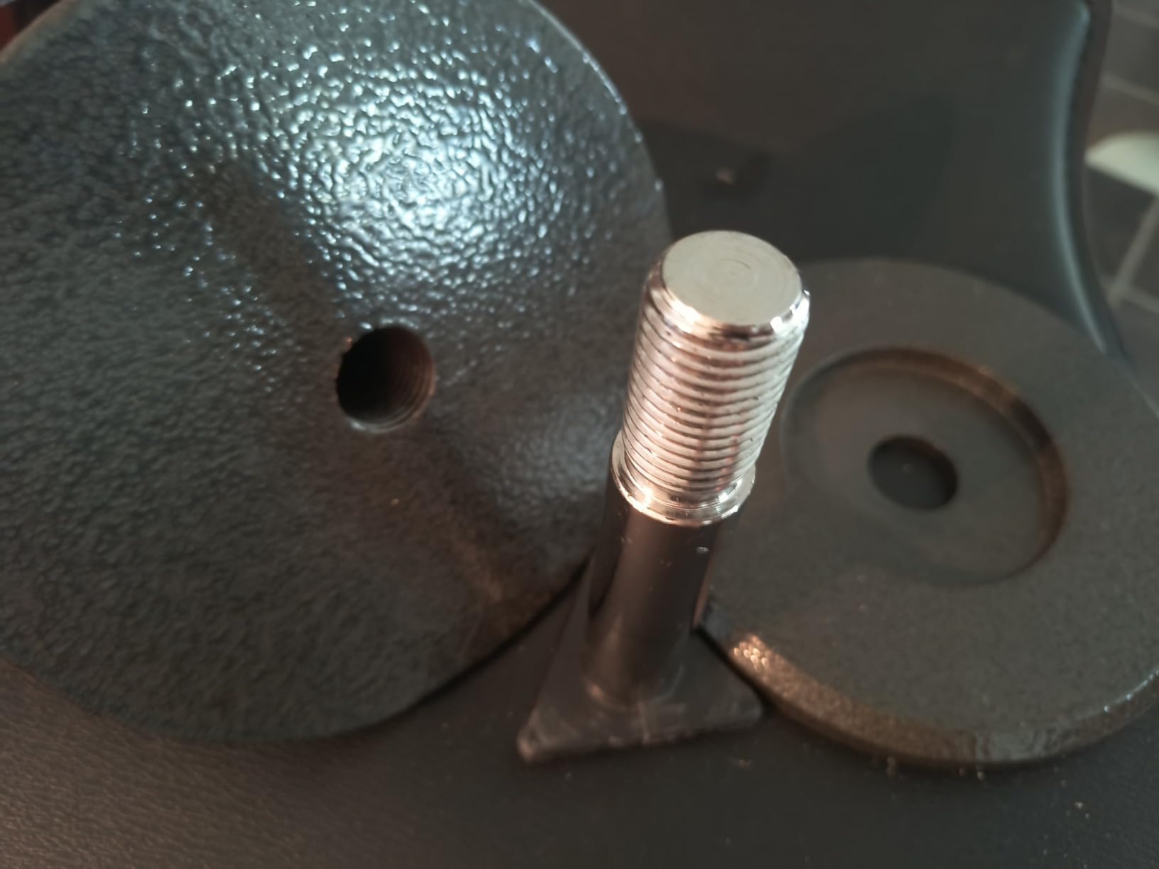 Apex Adjustable Heavy-Duty Kettlebell Weight for Strength Training and Weightlifting, Ideal Home Gym Equipment, Cast Iron, Grey APKB-5009 - Customer Photo 1