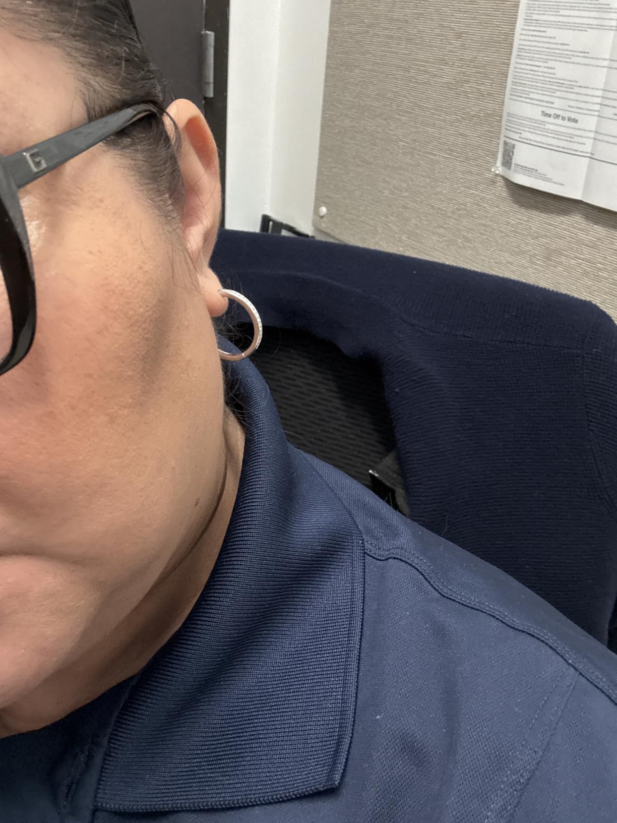 Cate & Chloe Bianca 18K Gold-Plated Hoop Earrings, Elegant Jewelry for Women with Round Cut Simulated Diamond Crystals, 25mm Silver Hoops Holiday Gift for Her on Christmas, Birthday, and Anniversary - Customer Photo 1