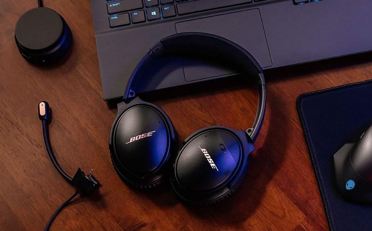 Bose QuietComfort 35 (Series II) Wireless Headphones, Noise Cancelling - Black (Renewed) - Customer Photo 1