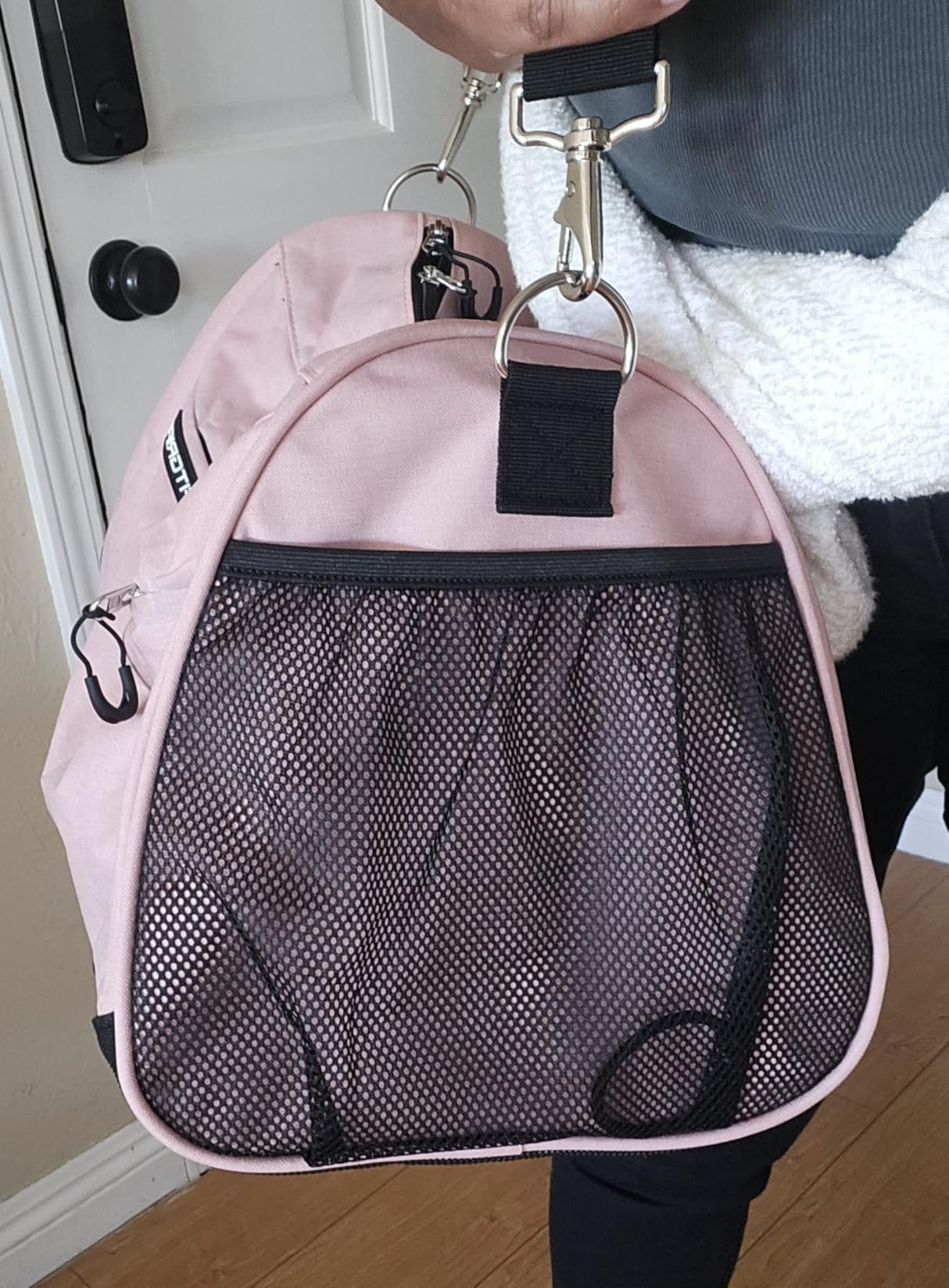 Fitgriff® Gym Bag for Men & Women with Shoe & Wet Compartment - Duffle Bag for Travel, Sports, Fitness & Workout Customer Review Fitgriff® Gym Bag for Men & Women with Shoe & Wet Compartment - Duffle Bag for Travel, Sports, Fitness & Workout - Customer Photo 2