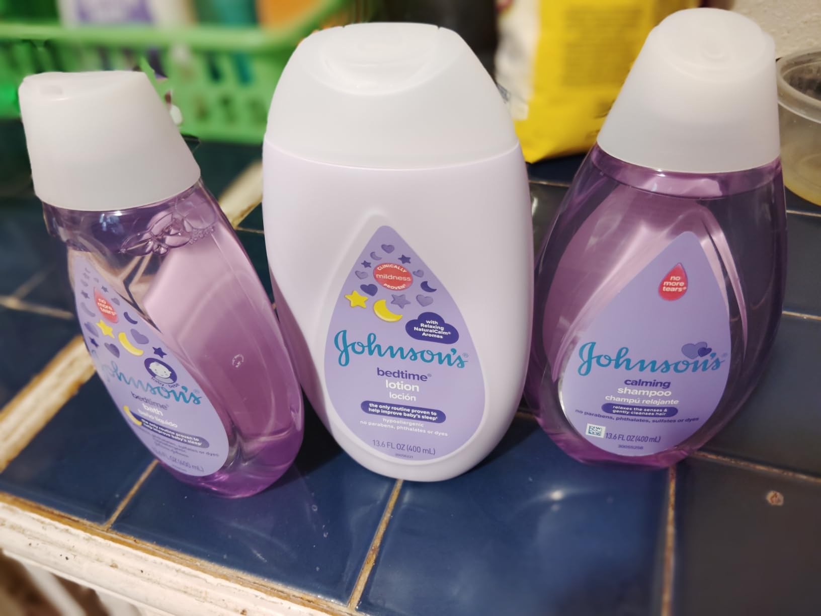 Johnson's Baby Sleepy Time Gift Set with Calming Bedtime Bath Wash, Lotion & Shampoo, Baby Bedtime Essentials with Relaxing NaturalCalm Aromas, Hypoallergenic & Paraben-Free, 3 Items - Customer Photo 1