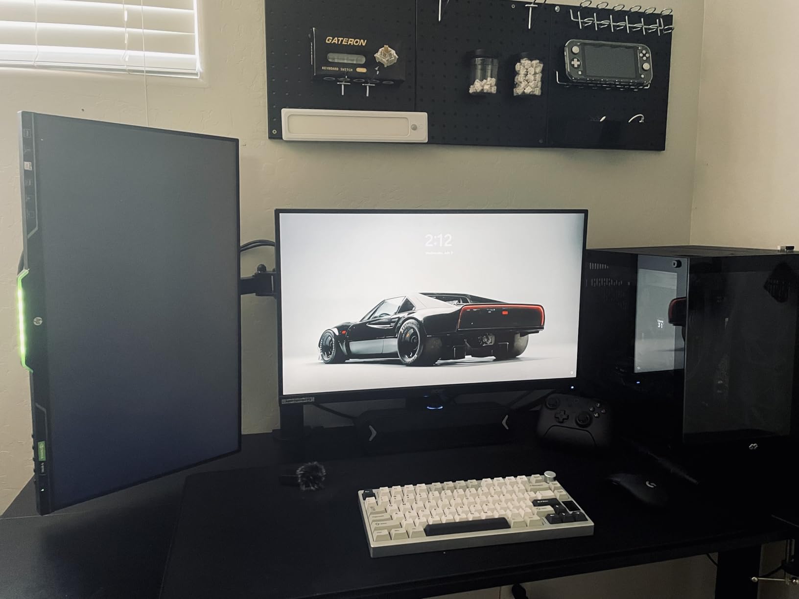 Amazon Basics Single Computer Monitor Stand with Tilt and Rotation, Height Adjustable VESA Desk Arm Mount, Steel, 30 inches, Black - Customer Photo 2