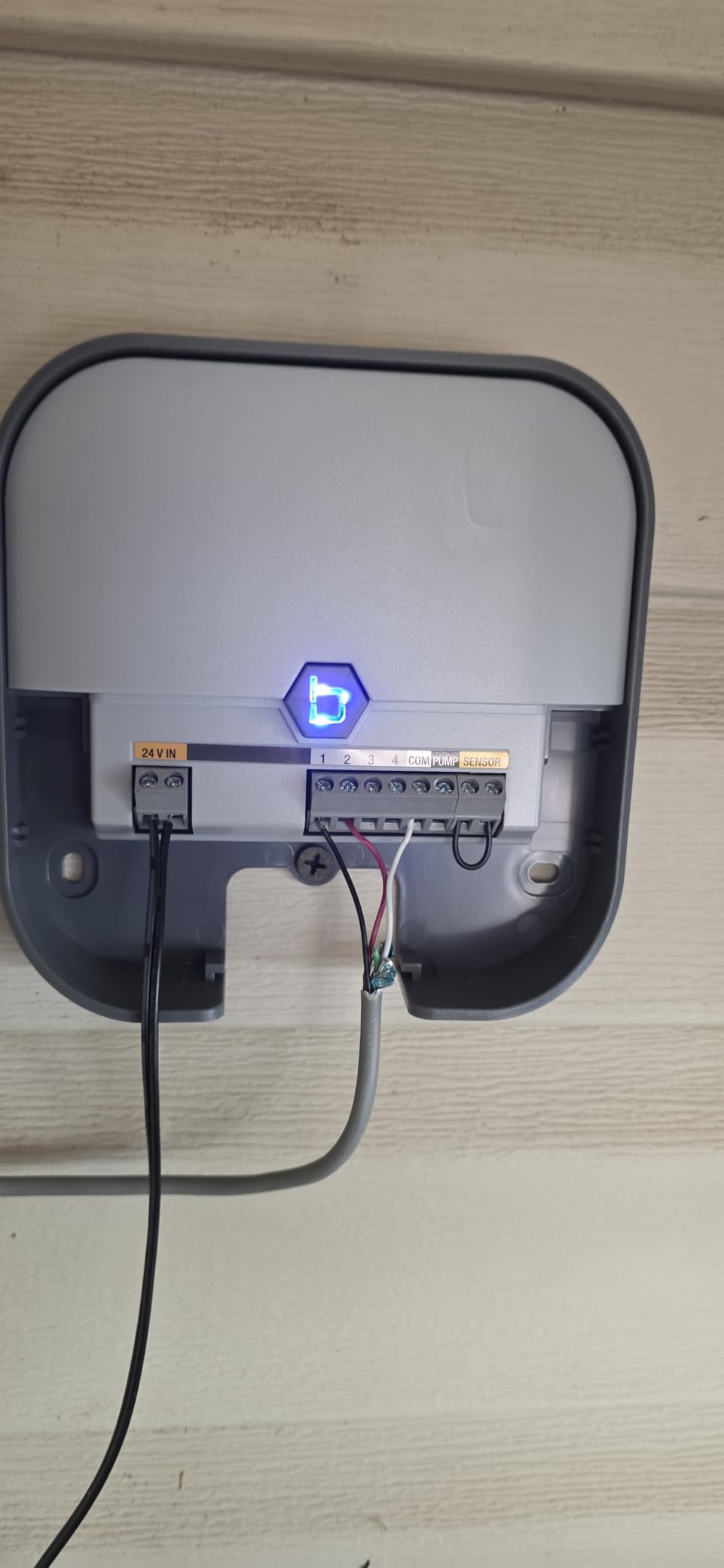 Orbit 57915 B-hyve 4-Zone Indoor Smart Sprinkler Controller - Customer Photo 2